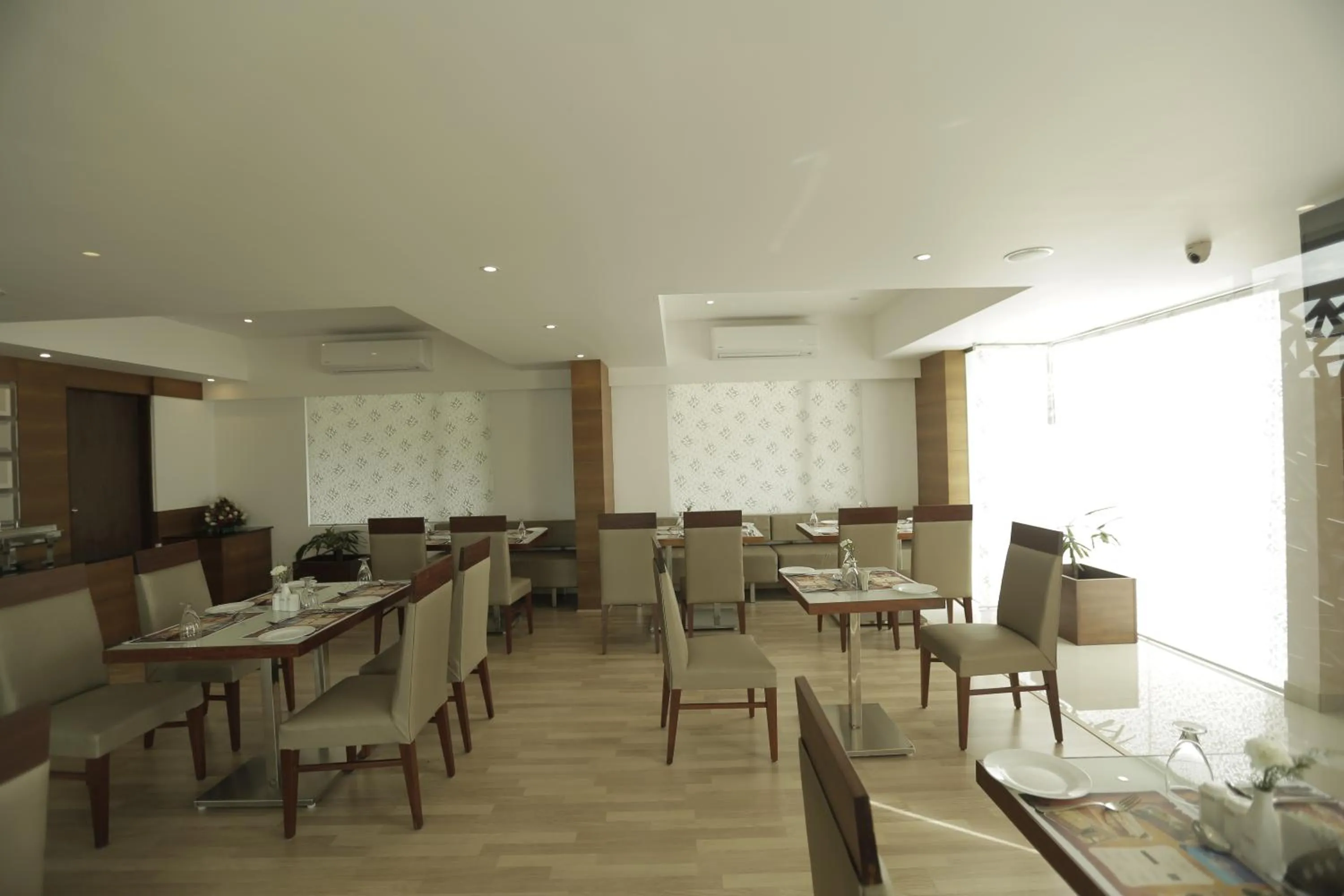 Restaurant/places to eat in Park Connect