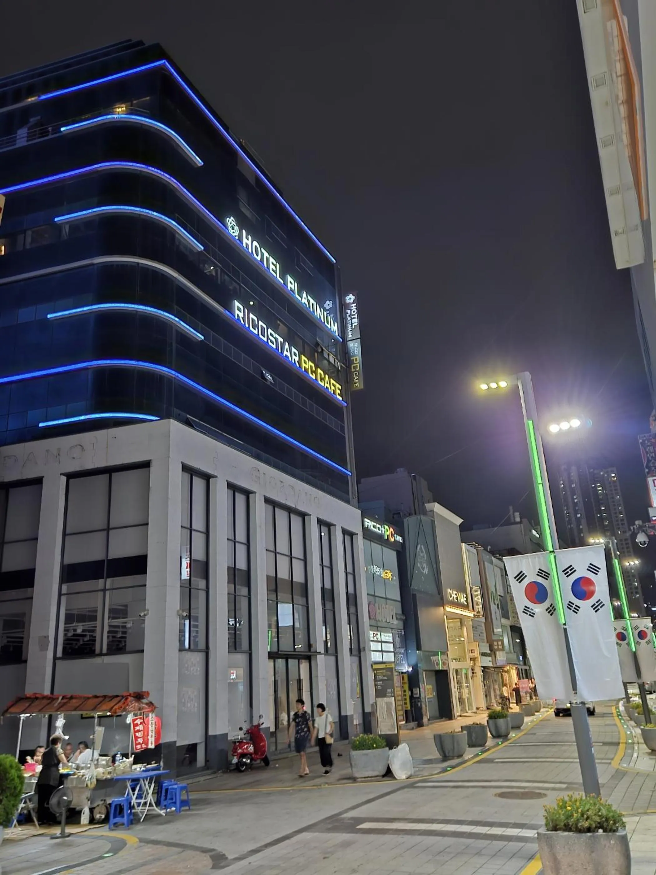 Property building in Busan Platinum Hotel Nampo
