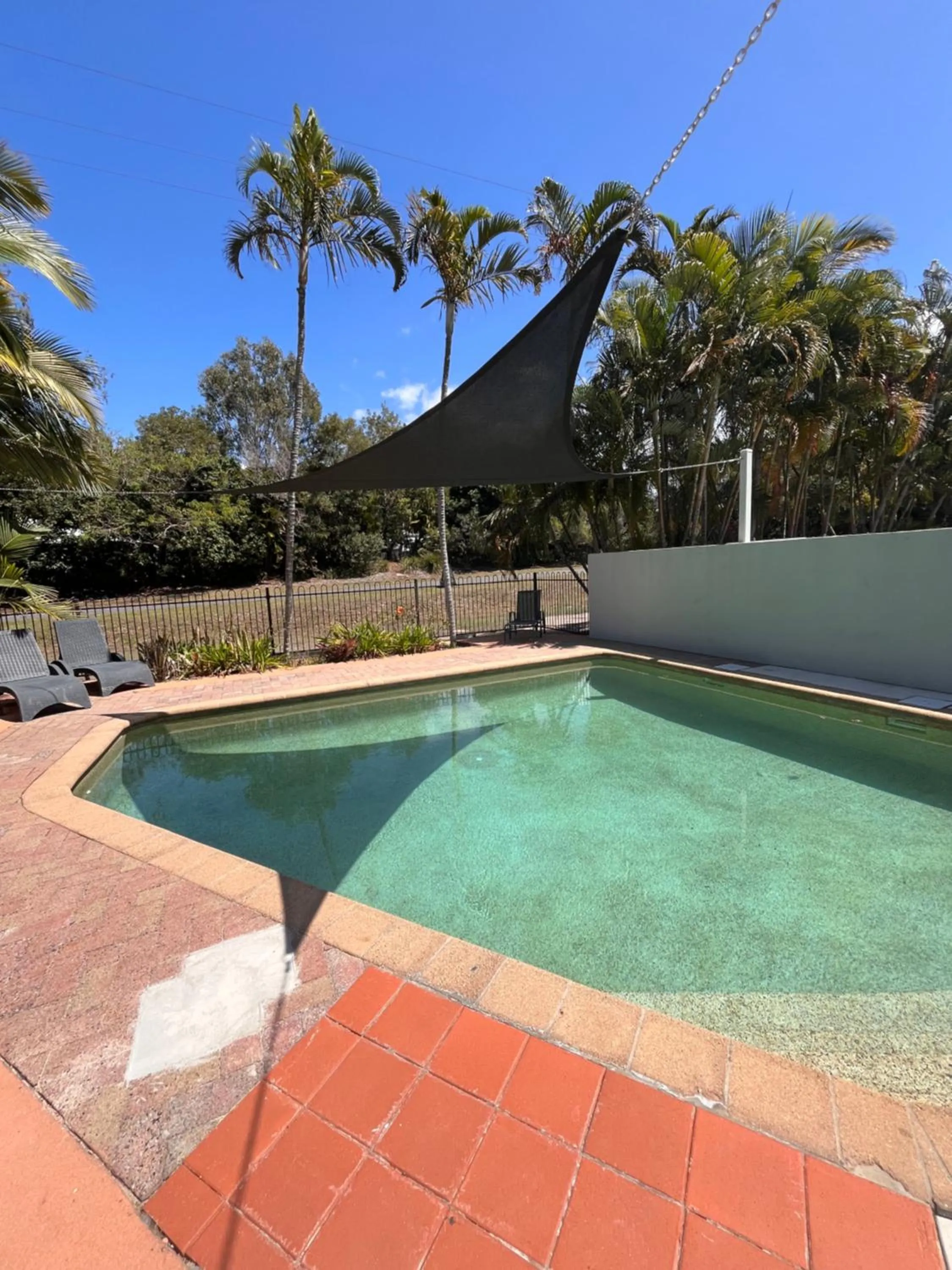 Swimming pool in Agnes Palms Motel
