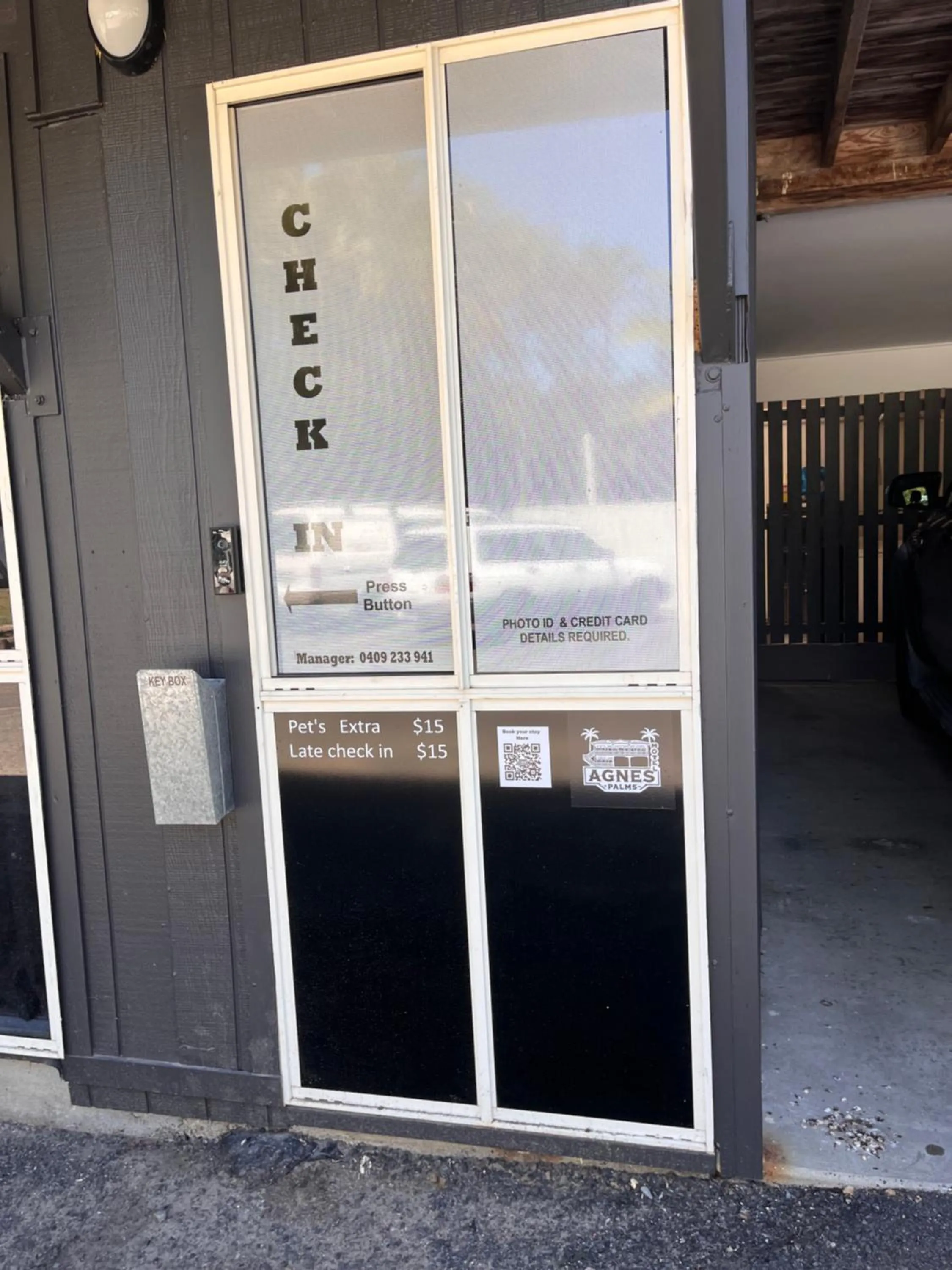 Property building in Agnes Palms Motel