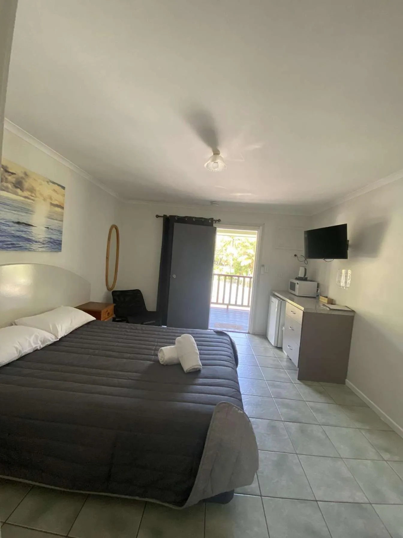 Photo of the whole room, Bed in Agnes Palms Motel