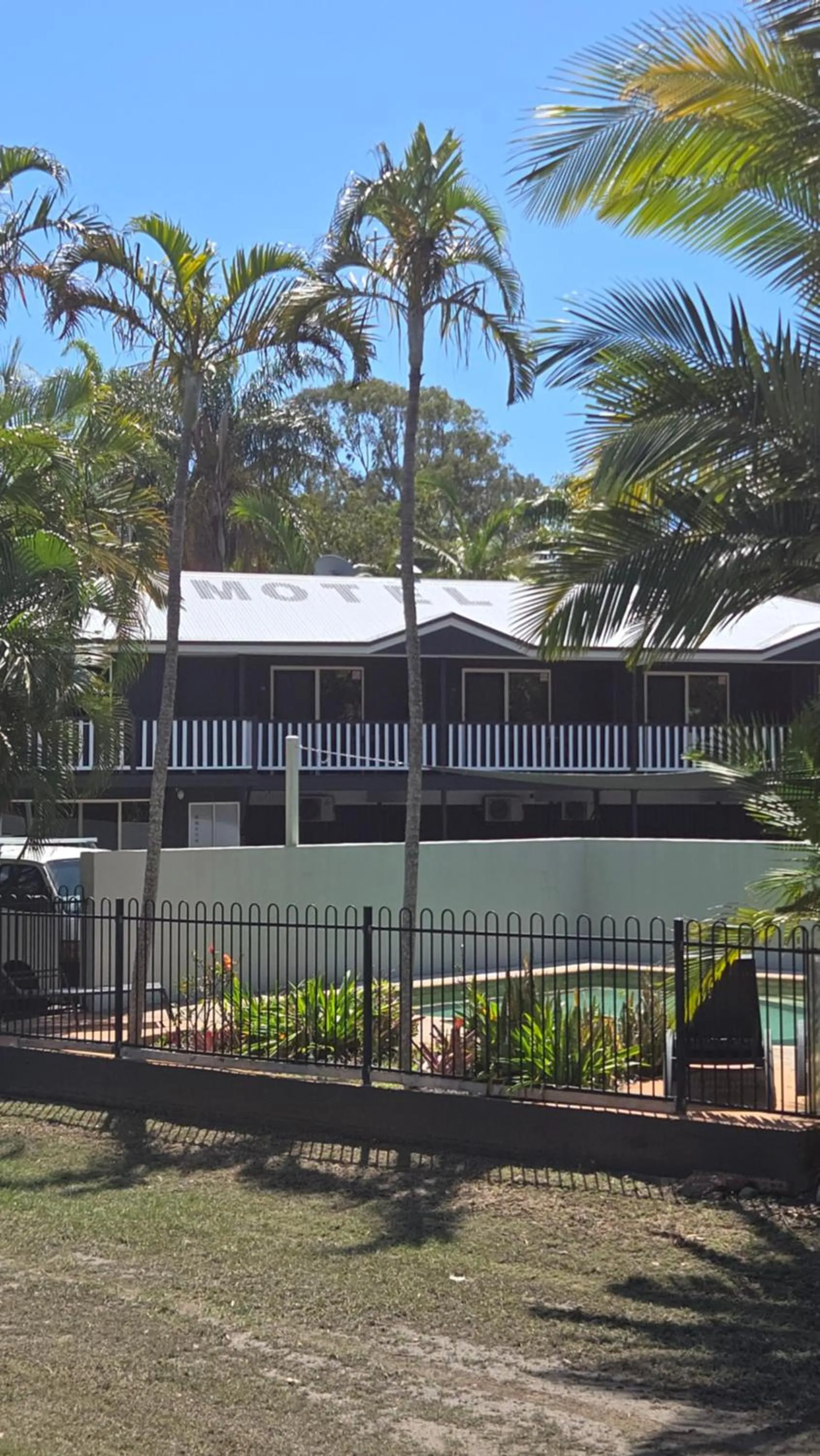 Property building in Agnes Palms Motel