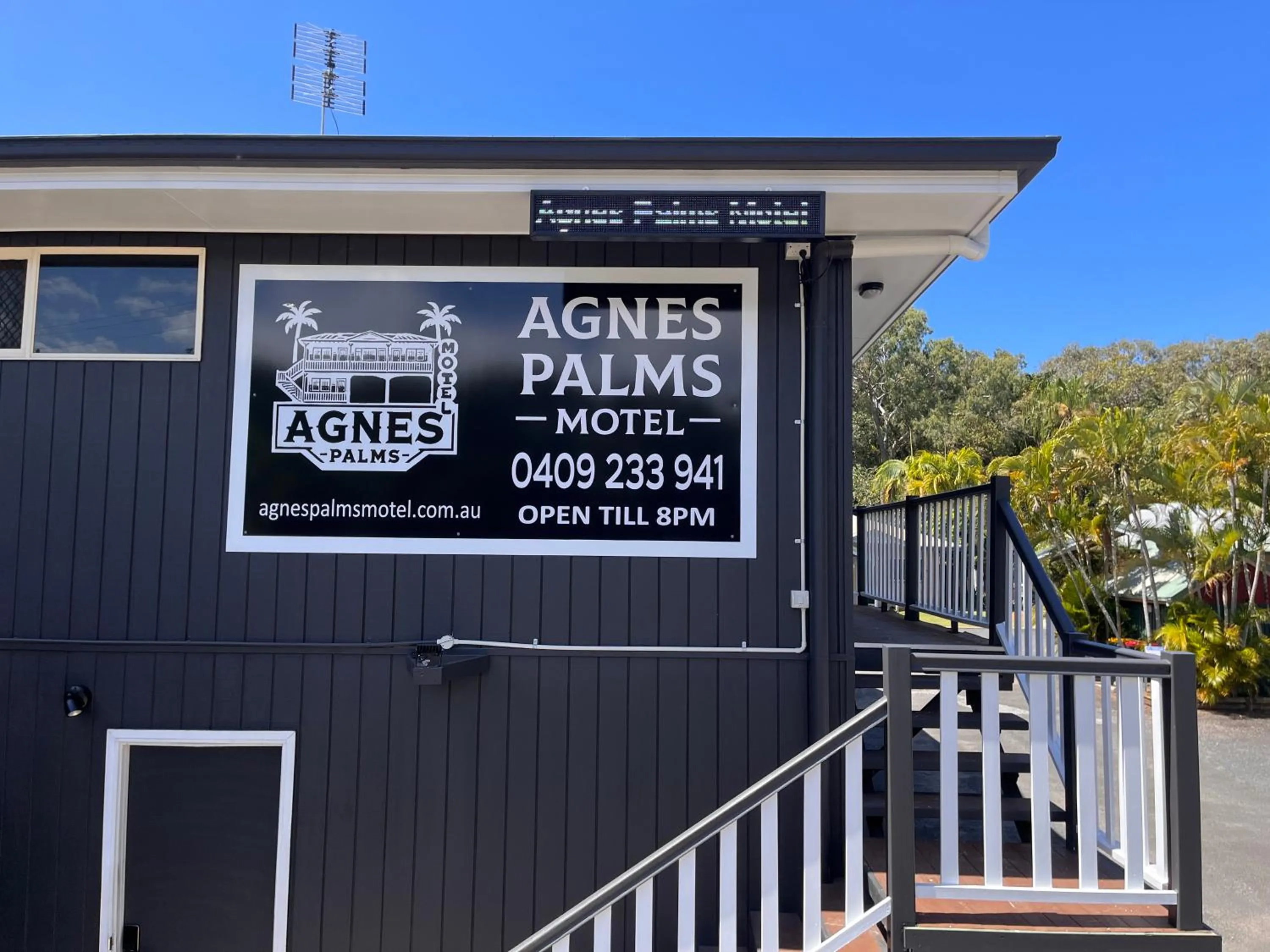 Property building in Agnes Palms Motel