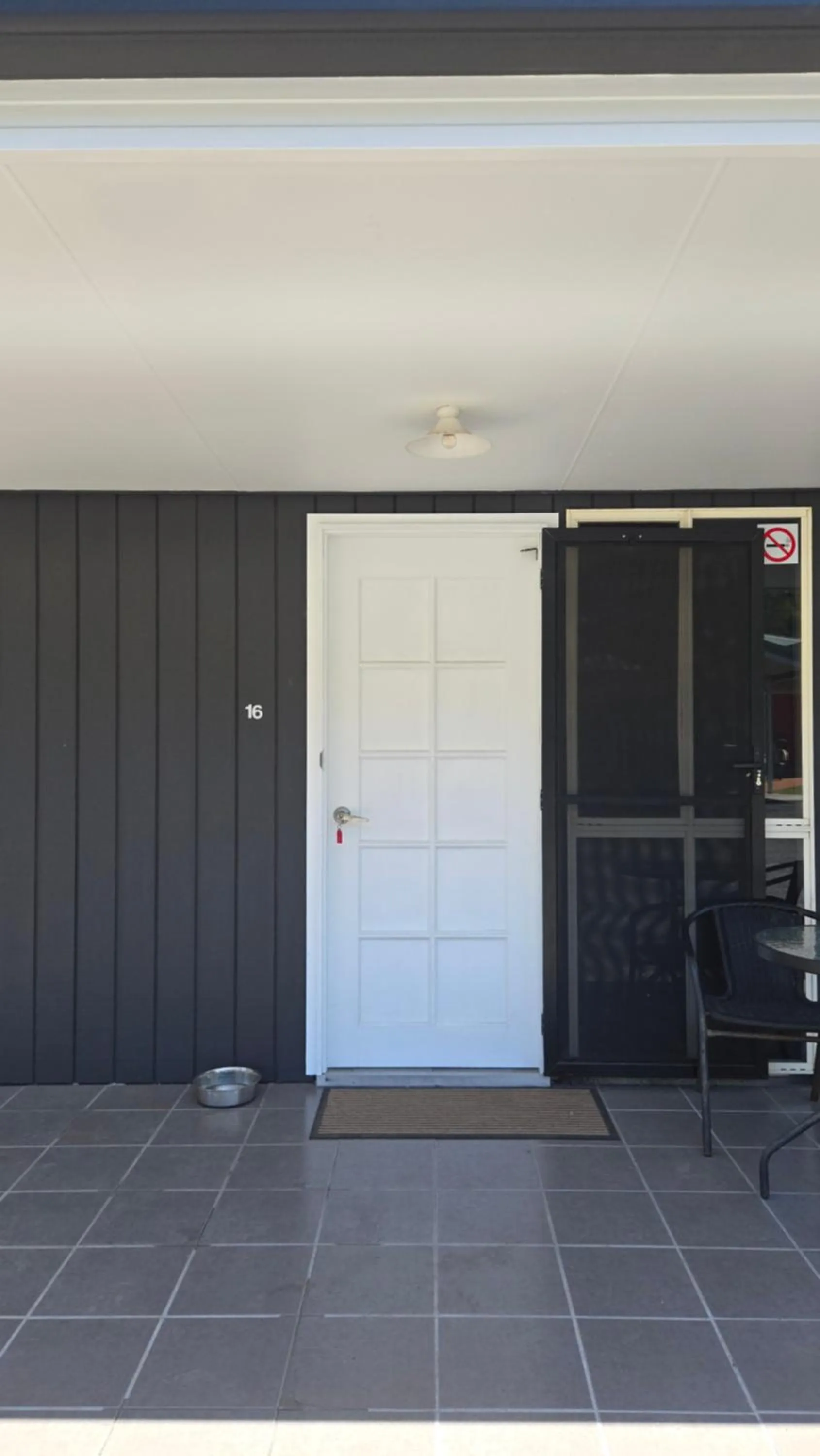 Property building in Agnes Palms Motel