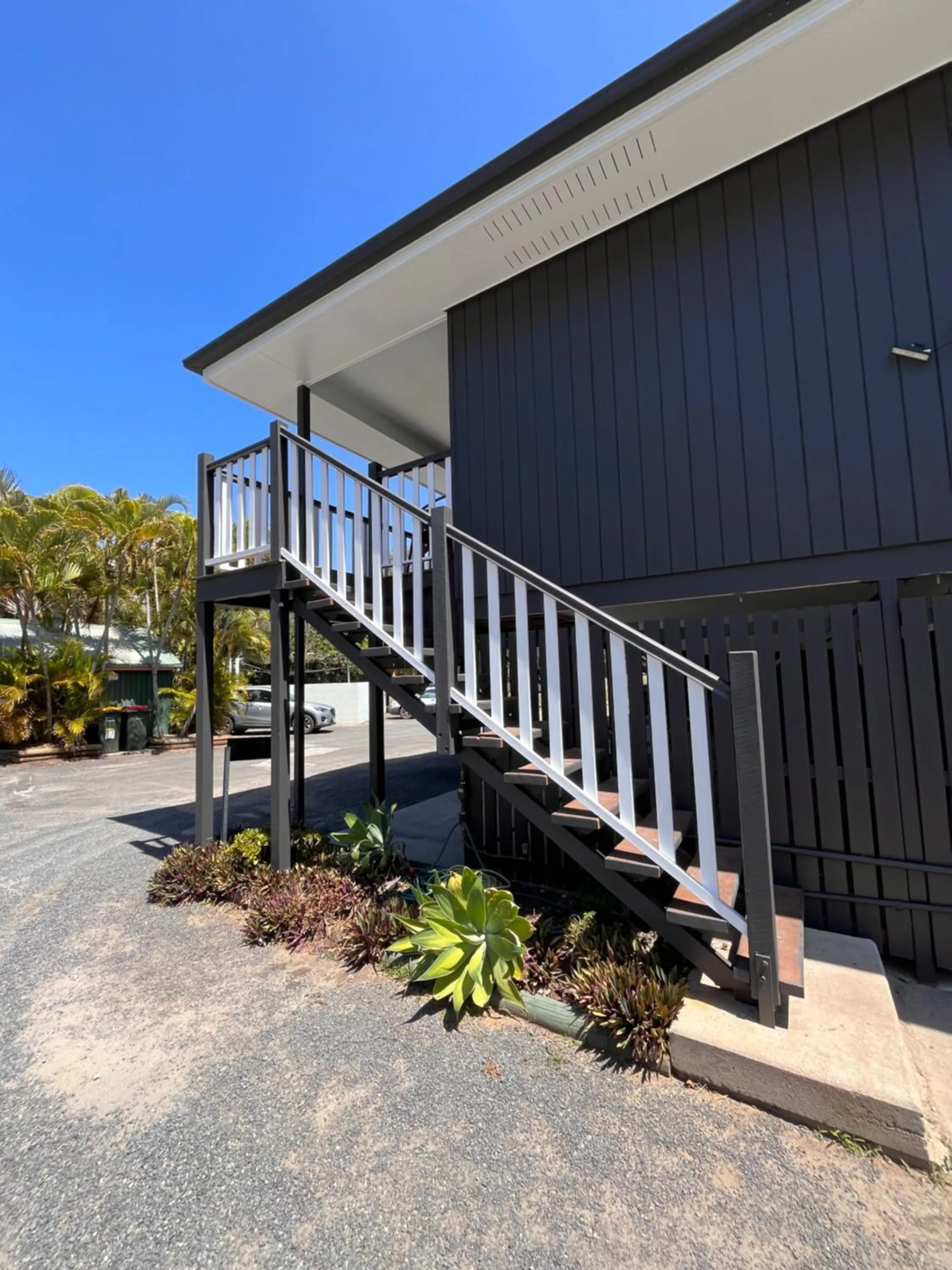 Property building in Agnes Palms Motel