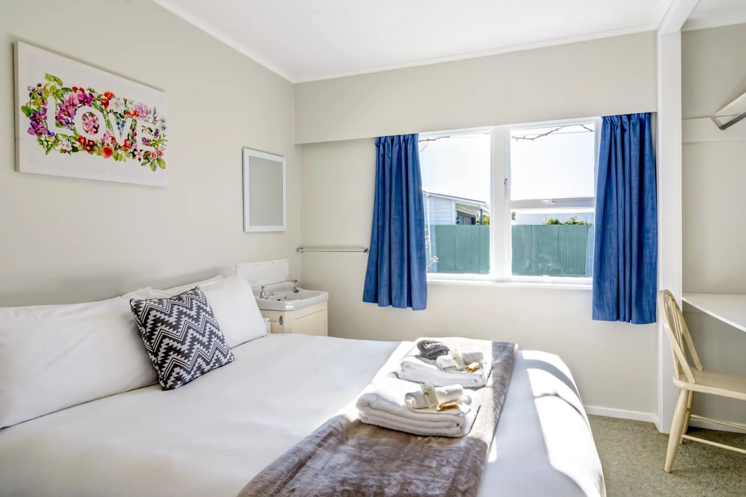 Bedroom in Abbey Court Motel