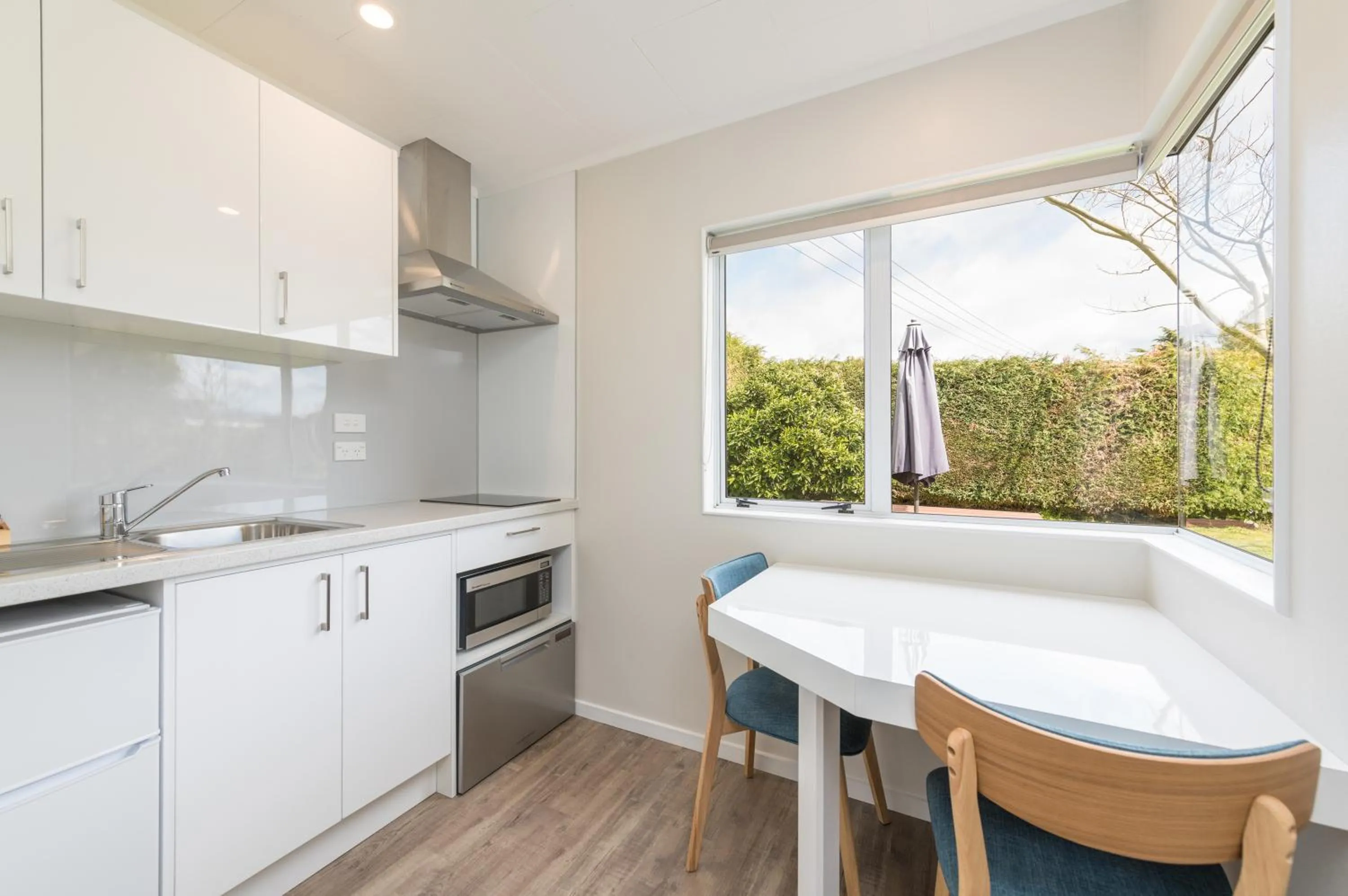 Kitchen or kitchenette in Abbey Court Motel