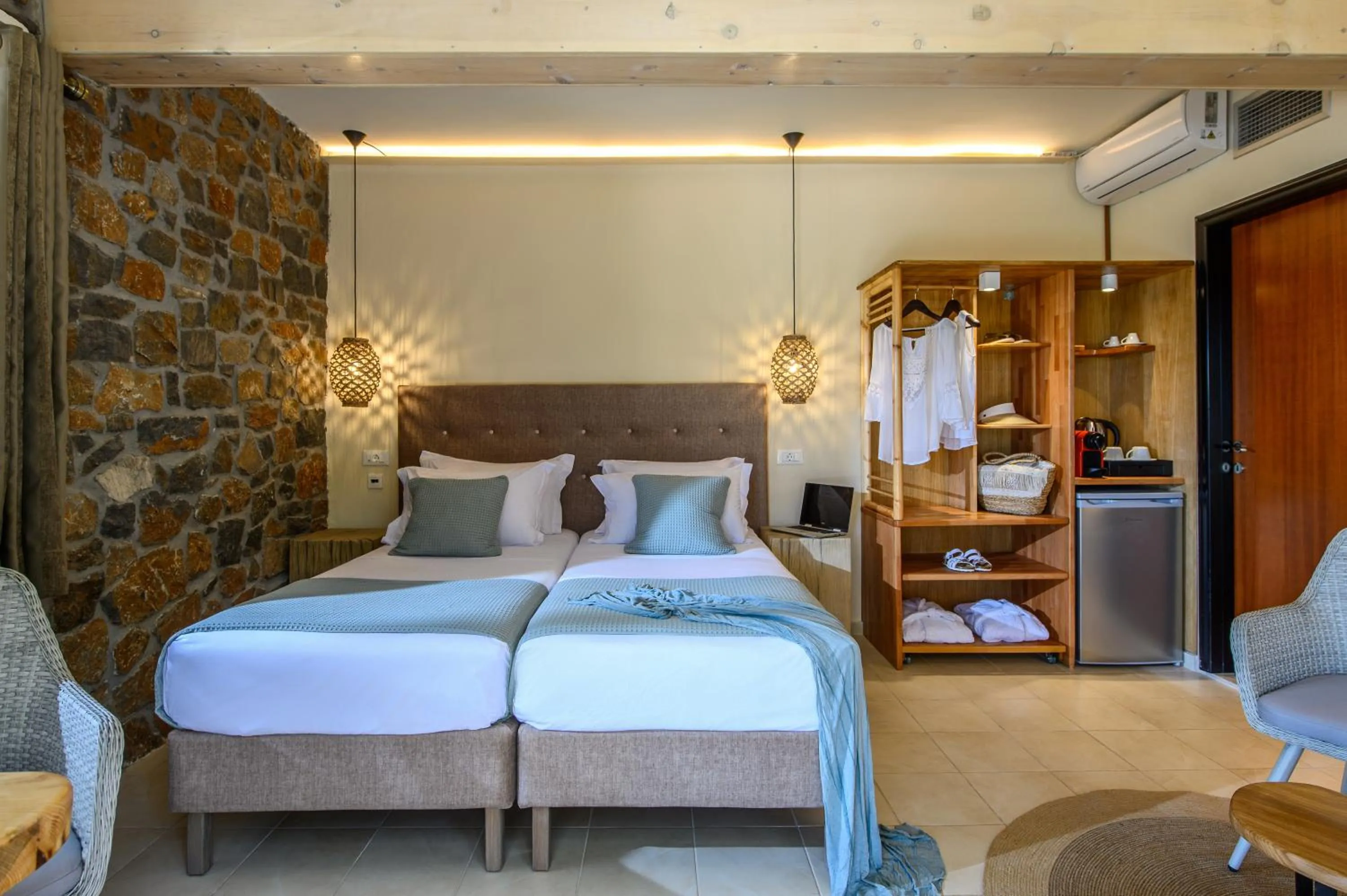 Bedroom, Bed in Country Hotel Velani