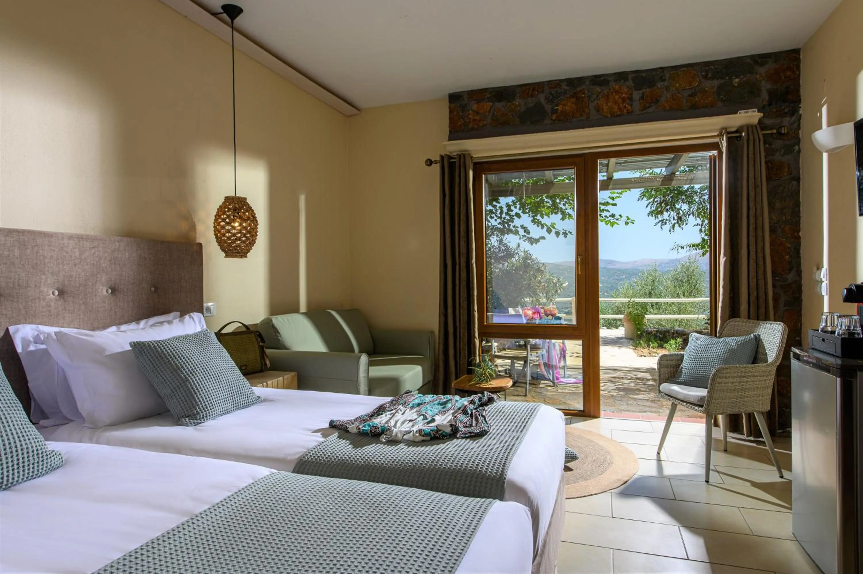 Living room, Bed in Country Hotel Velani