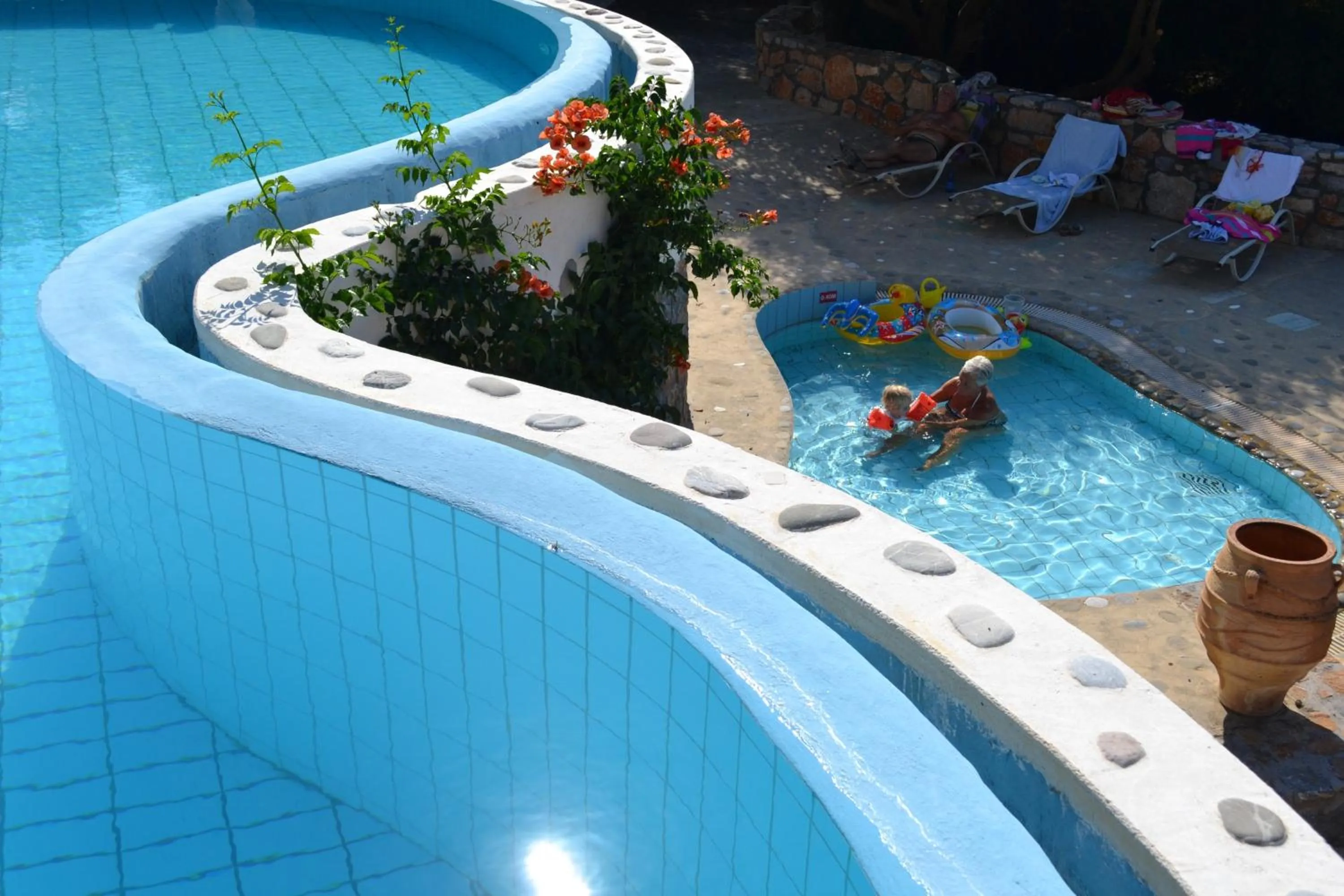 Swimming pool in Country Hotel Velani