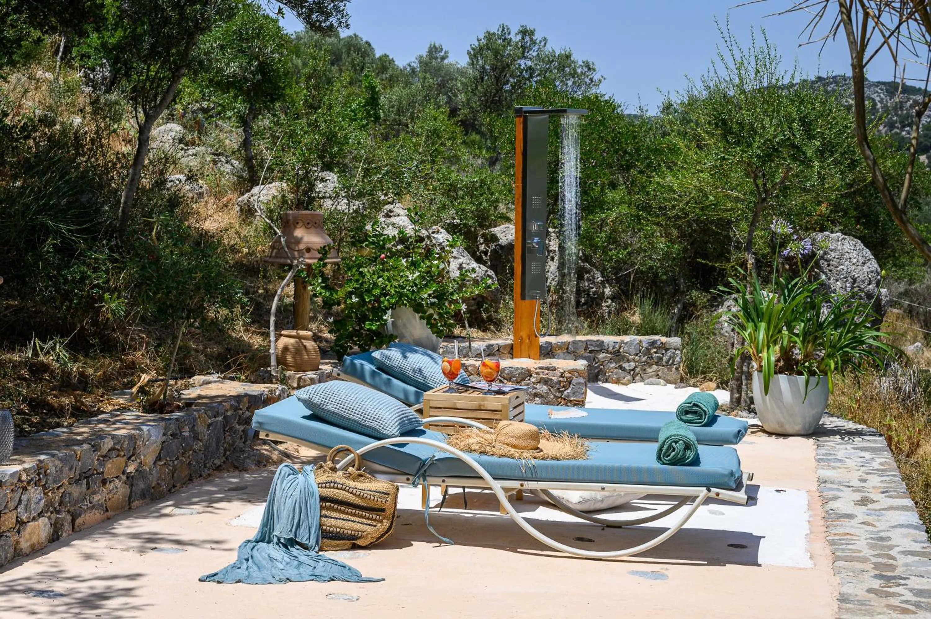 Shower in Country Hotel Velani