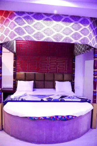 D Season Hotel