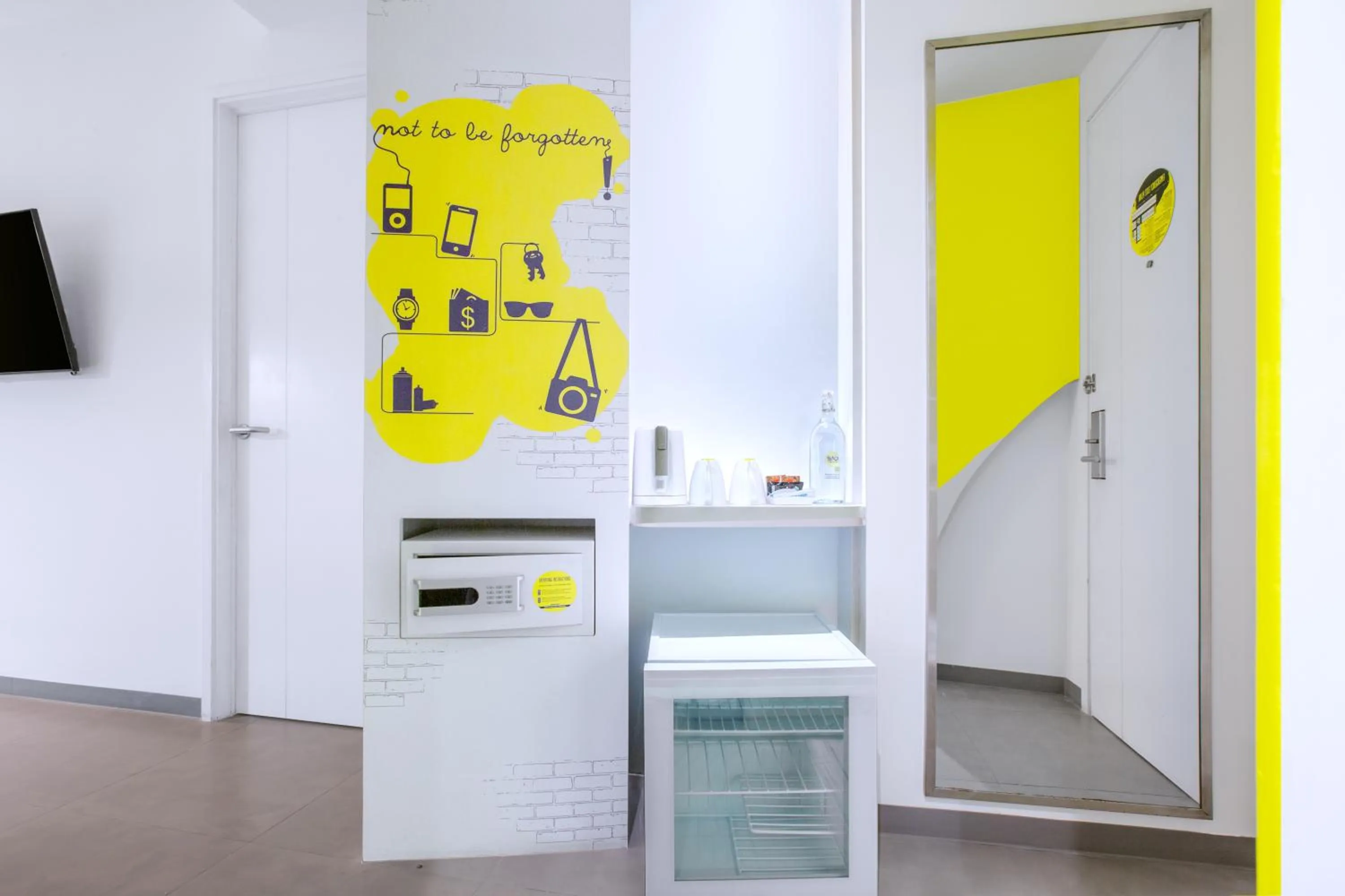 minibar in Yello Hotel Jemursari