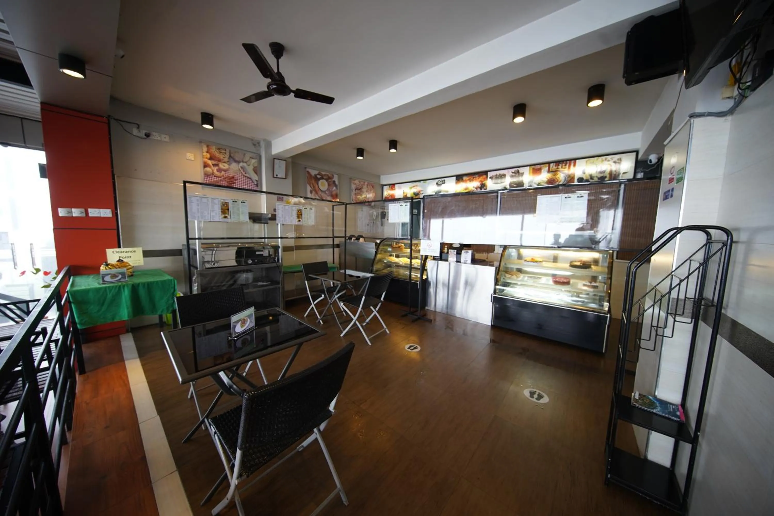 Food and drinks in Olympus Plaza Hotel