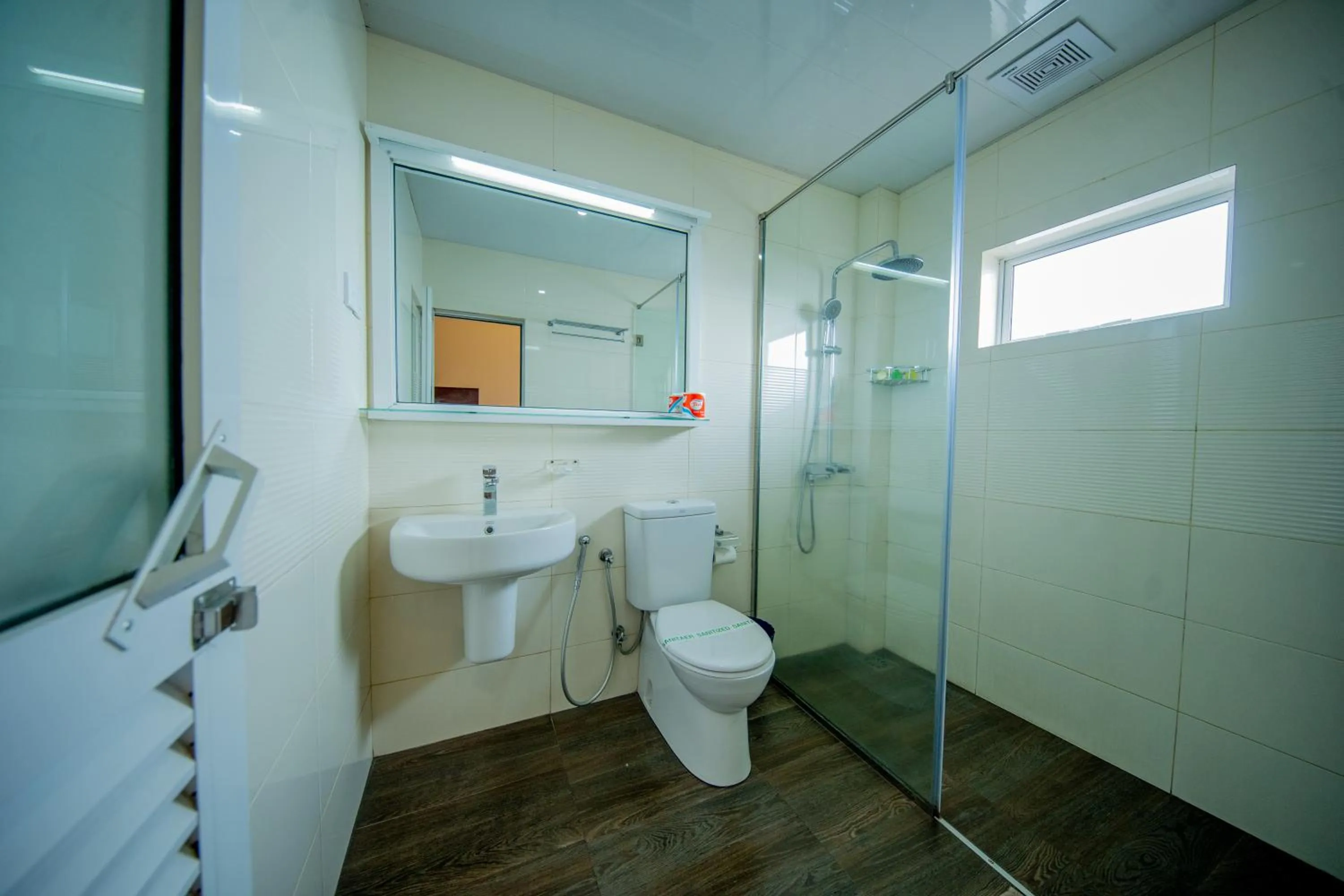 Bathroom in Olympus Plaza Hotel