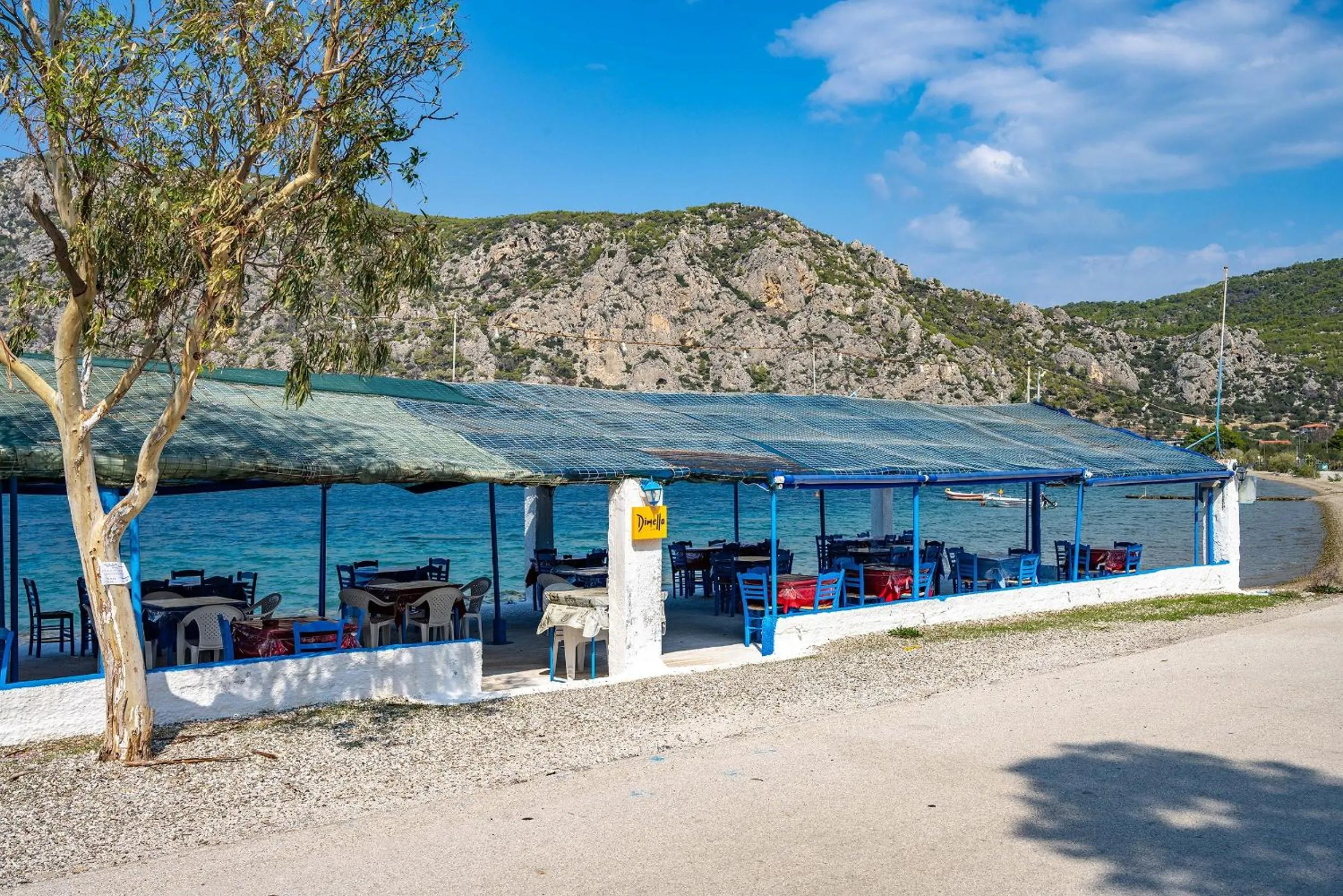 Restaurant/places to eat in Genesis Hotel