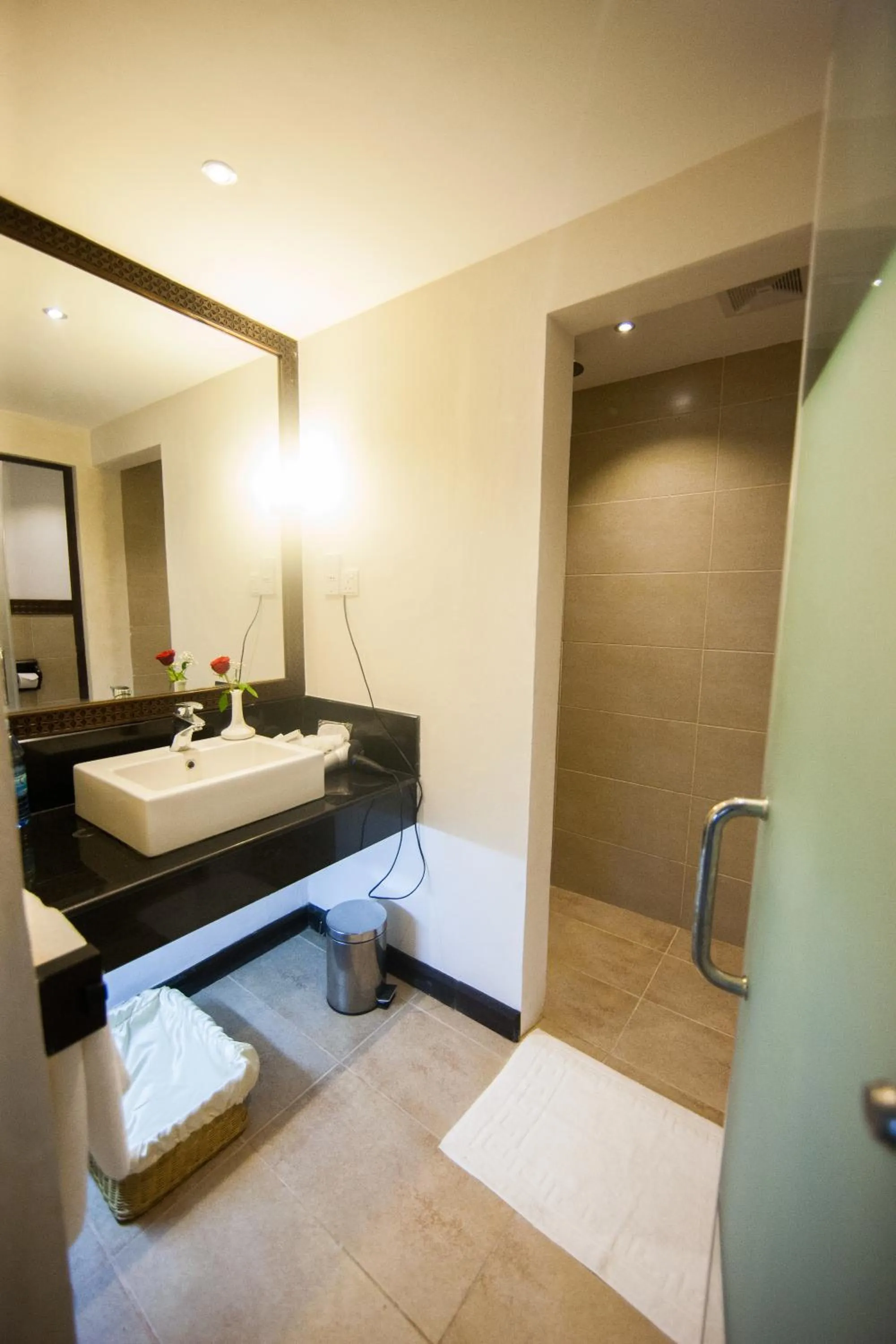 Shower in Jacaranda Indian Ocean Beach Resort