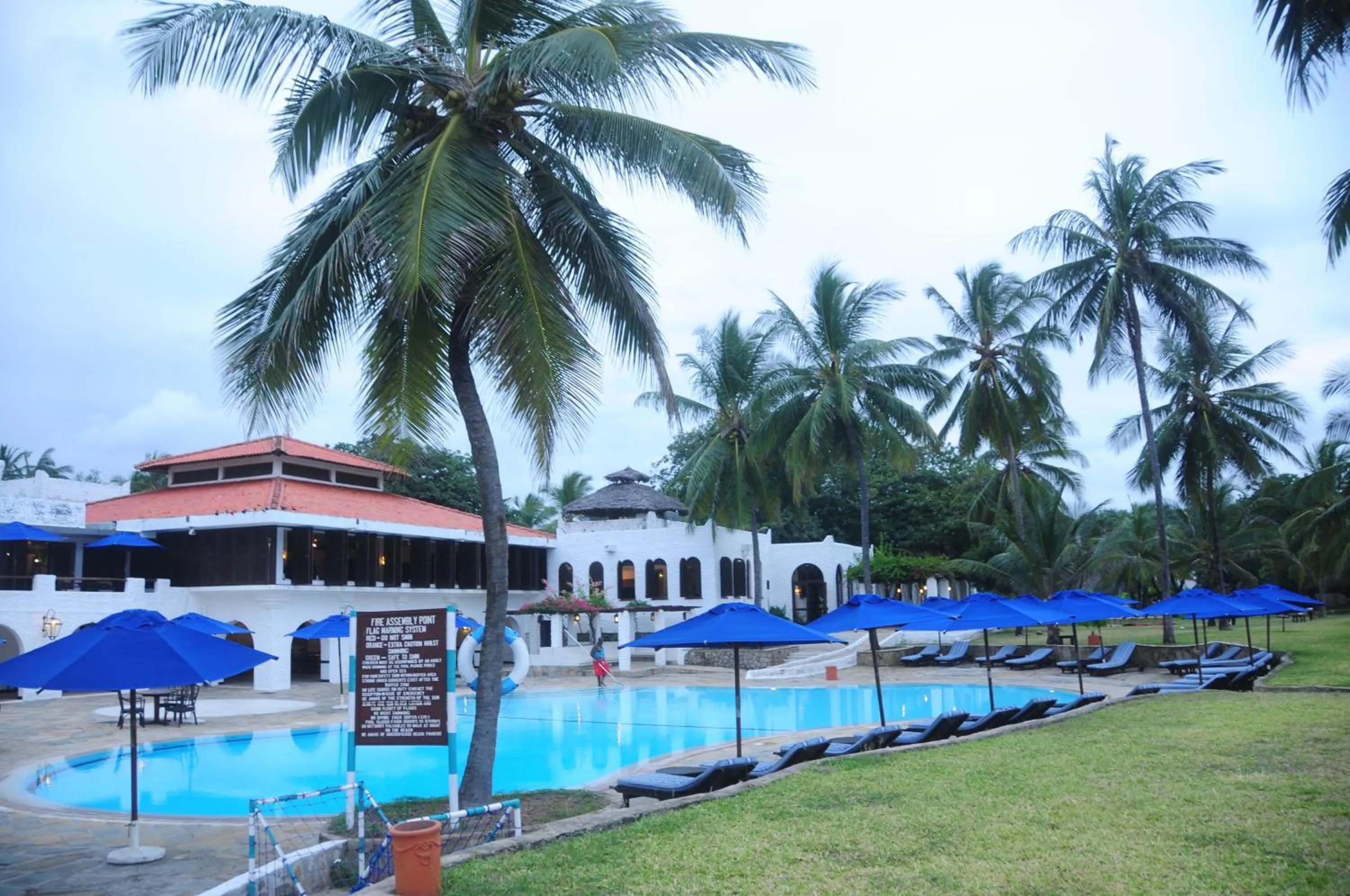 Swimming pool in Jacaranda Indian Ocean Beach Resort