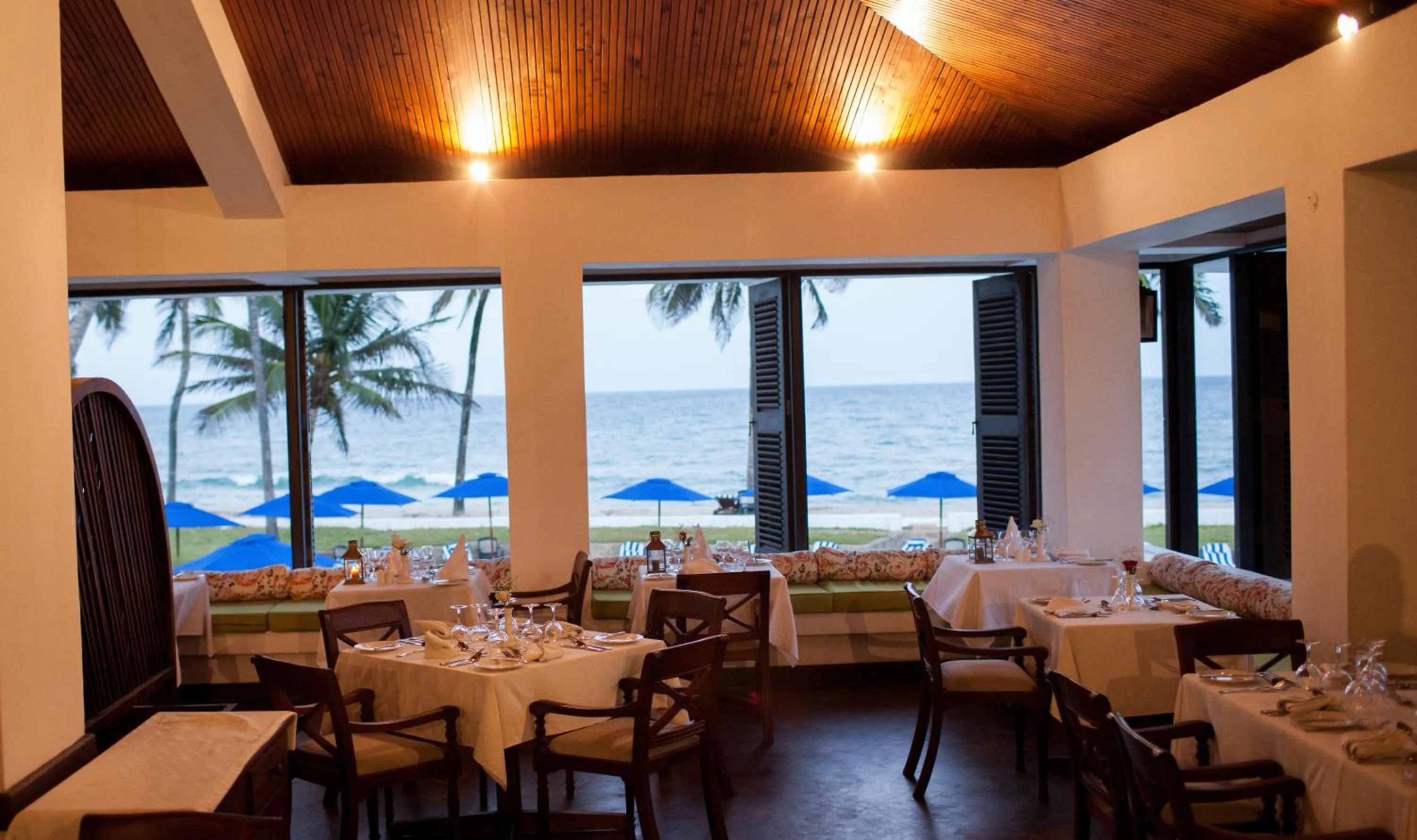 Restaurant/places to eat in Jacaranda Indian Ocean Beach Resort