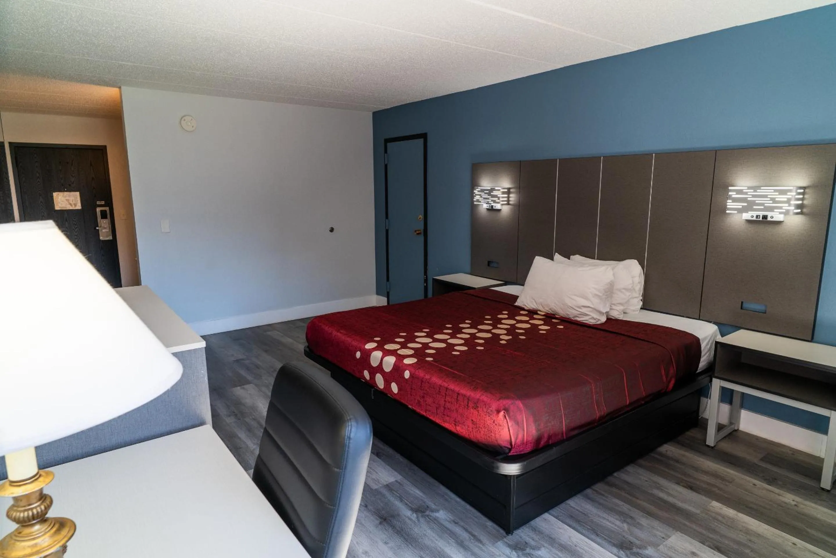 Bed in Coratel Inn and Suites By Jasper Lacrosse
