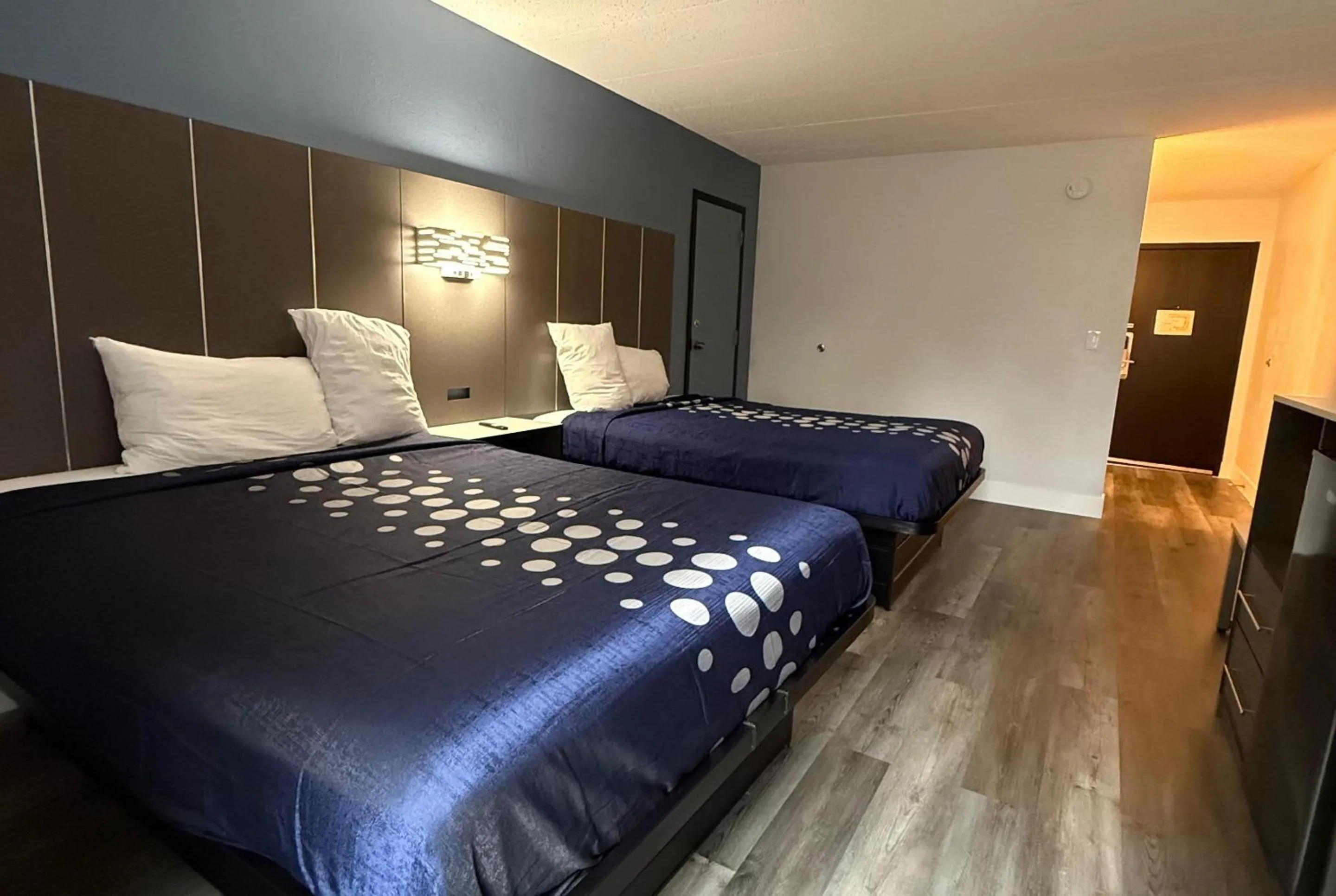 Bedroom, Bed in Coratel Inn and Suites By Jasper Lacrosse