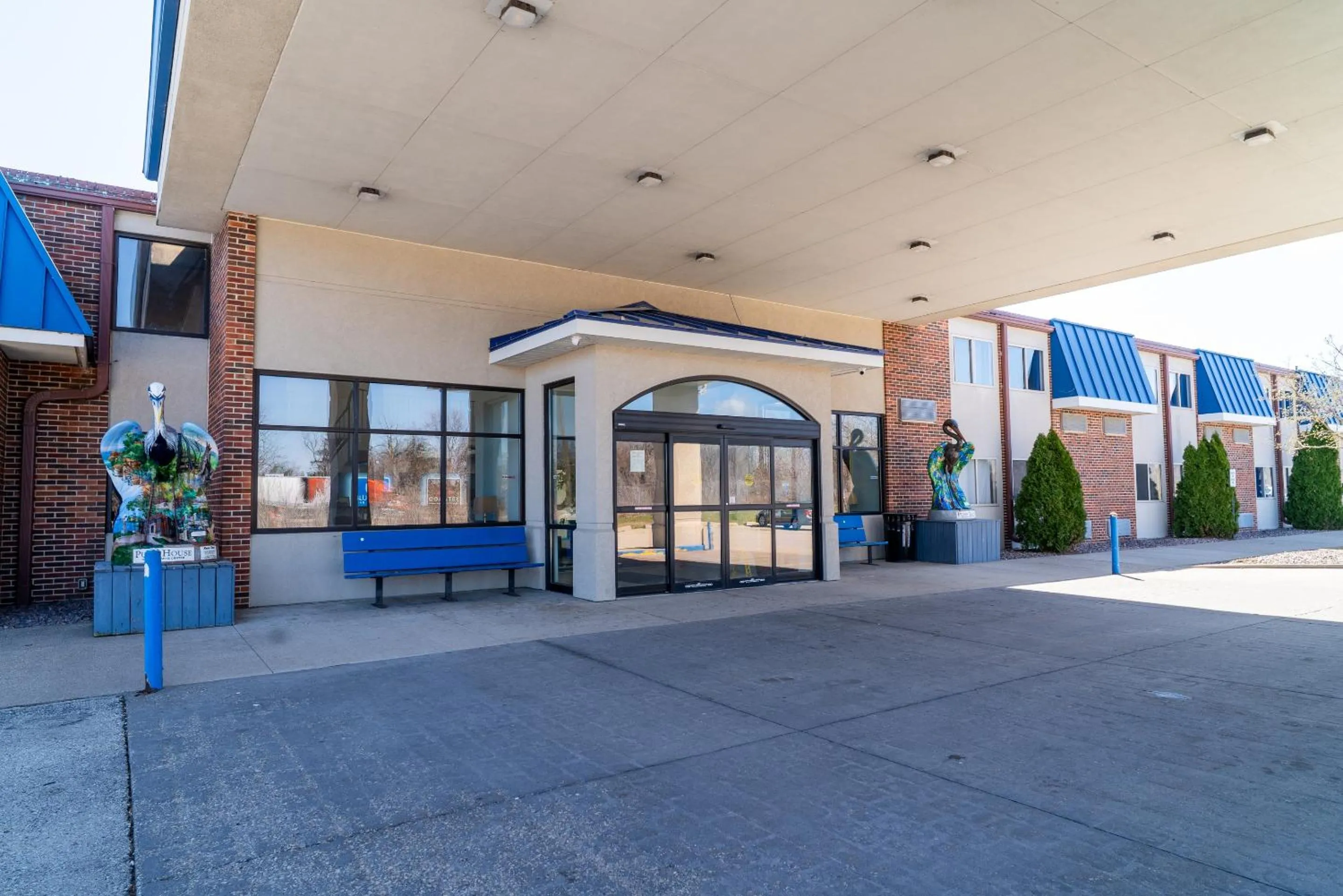 Property building in Coratel Inn and Suites By Jasper Lacrosse