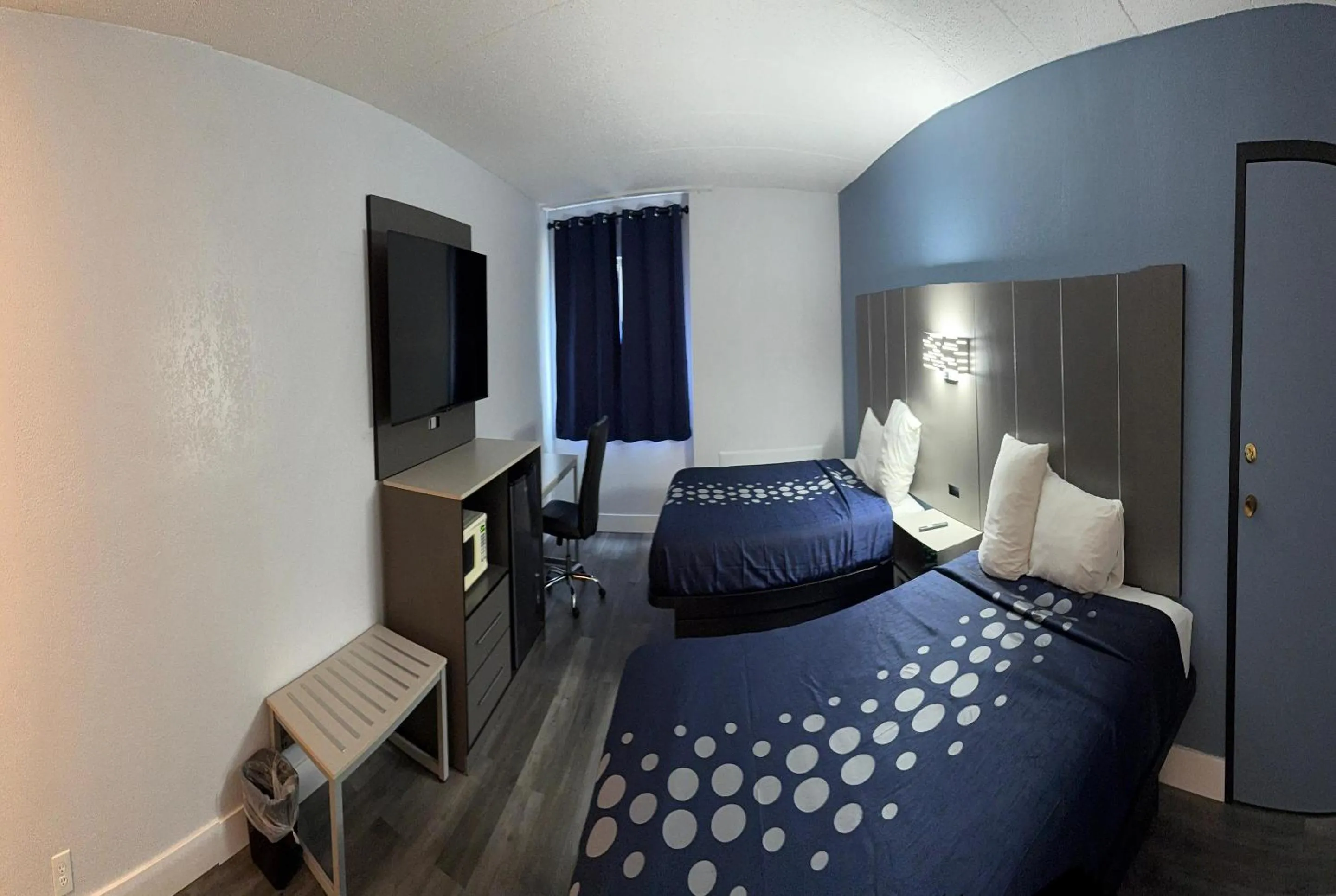 Bedroom, Bed in Coratel Inn and Suites By Jasper Lacrosse