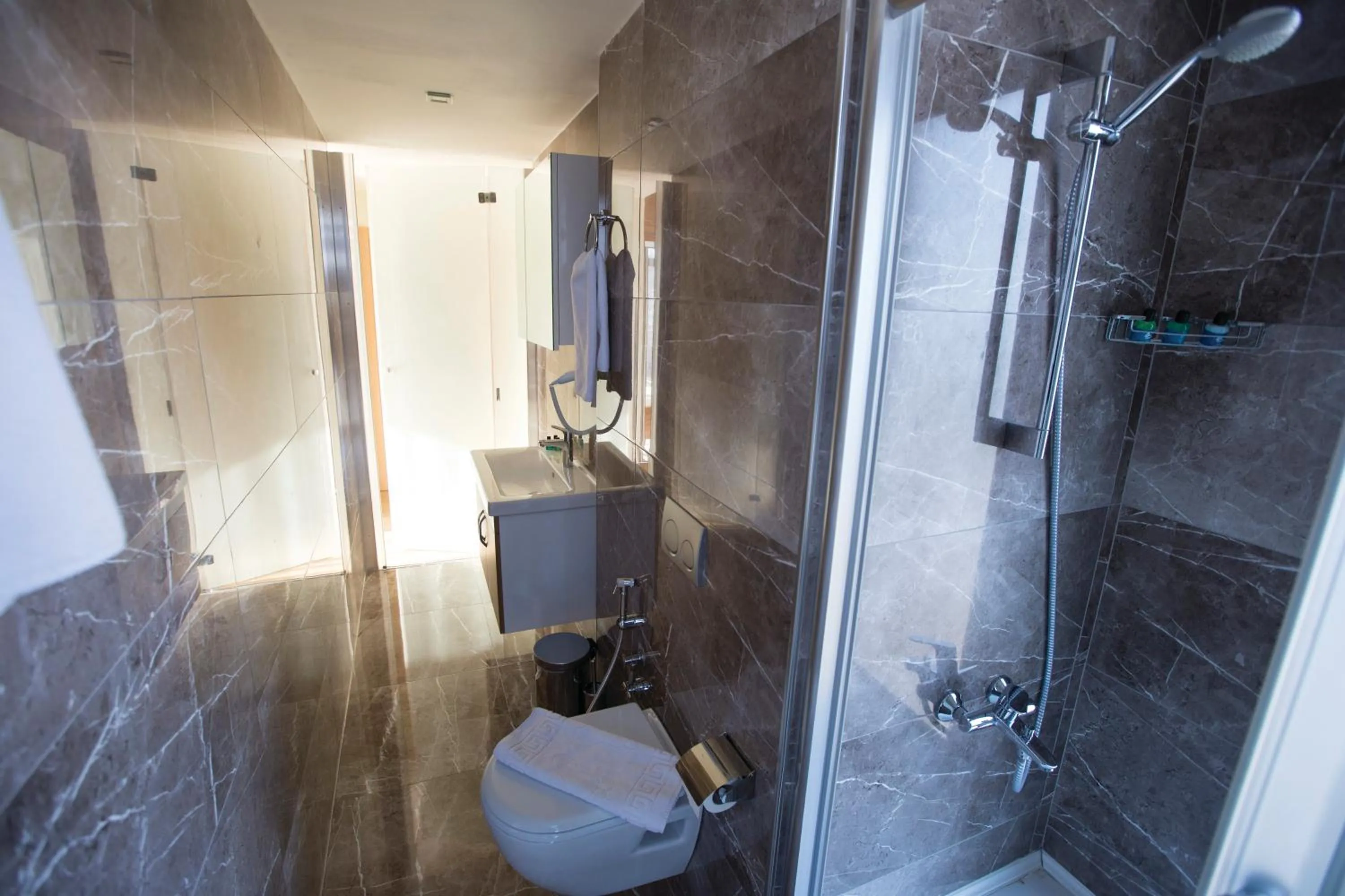 Bathroom in Alesha Suite Otel