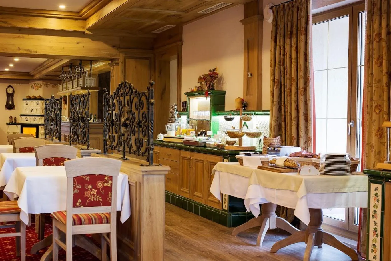 Restaurant/places to eat in Hotel Rebstock
