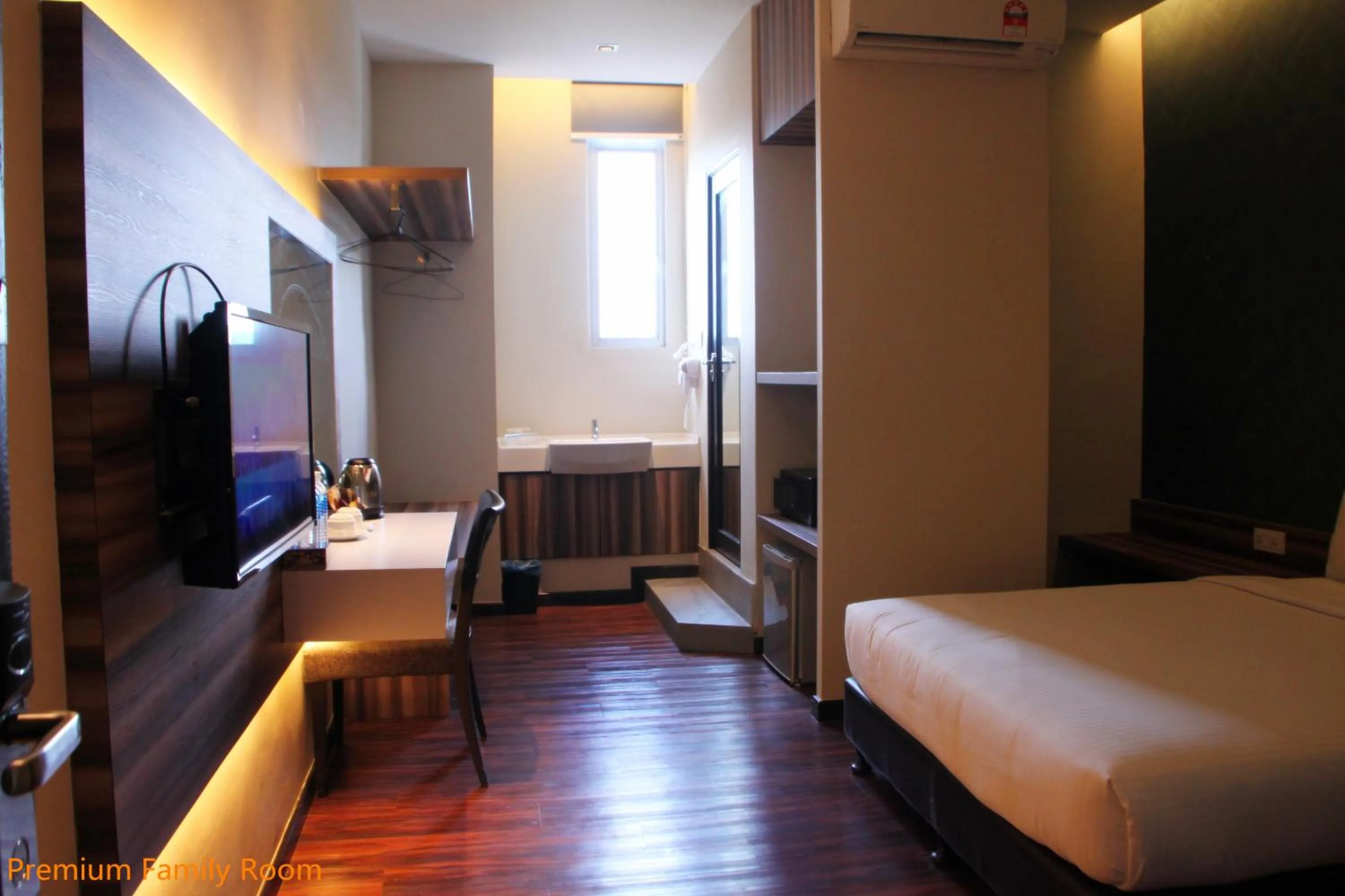 Bedroom, Bed in D Elegance Hotel Nusajaya