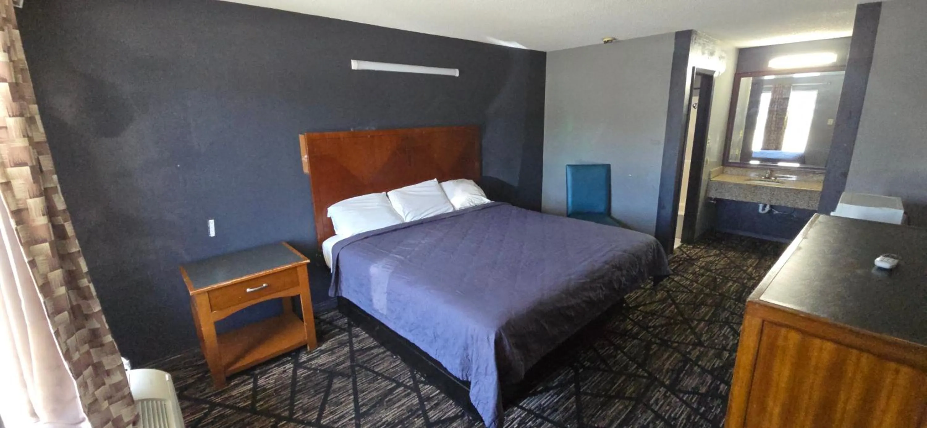 C Town Inn And Suites