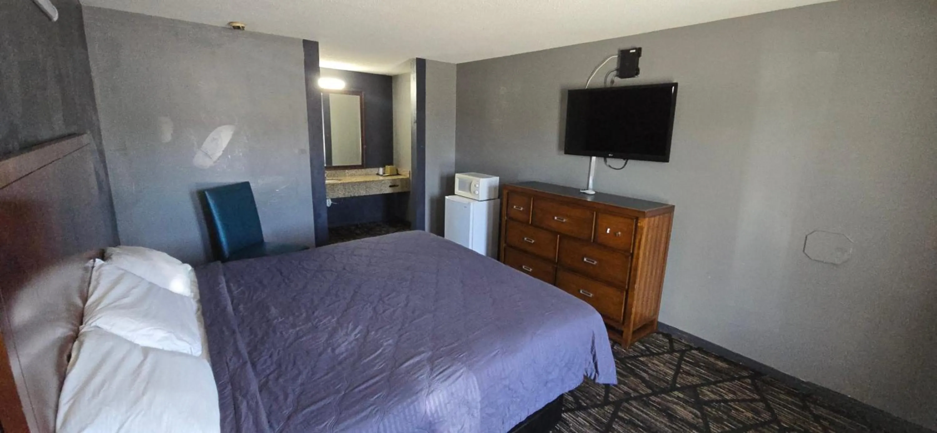 C Town Inn And Suites