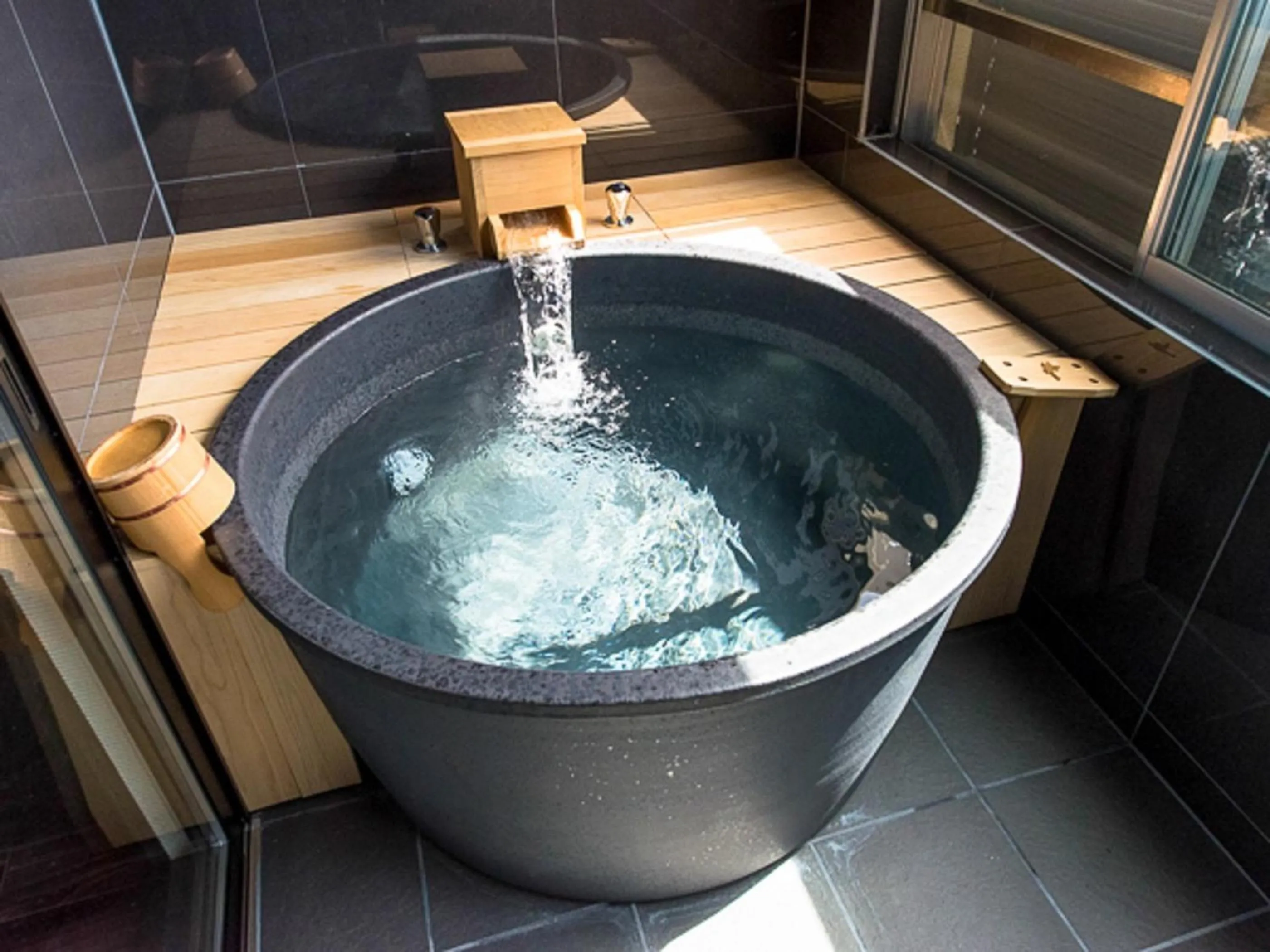 Hot Tub in LiVEMAX RESORT Kaga Yamashiro