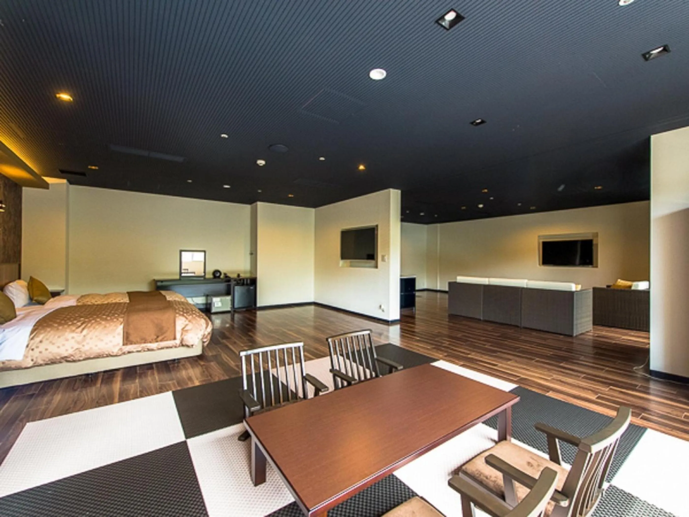 Bed in LiVEMAX RESORT Kaga Yamashiro