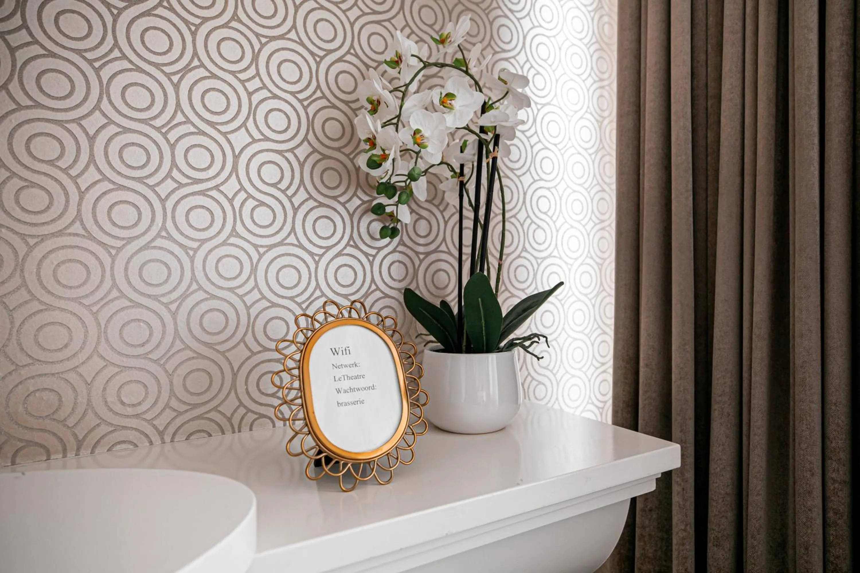 Decorative detail in Le Theatre