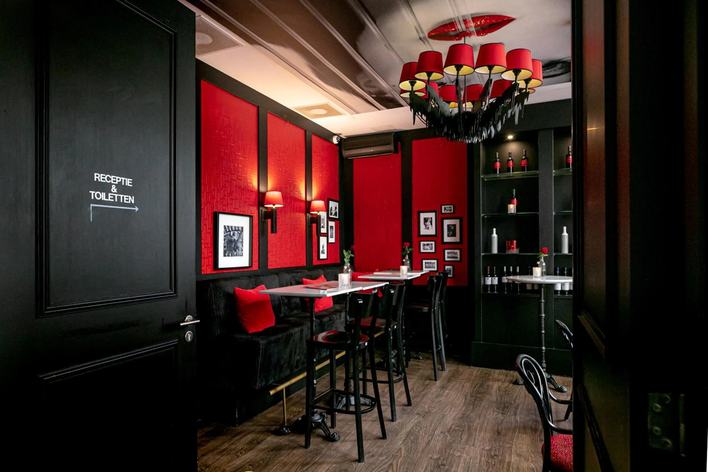 Restaurant/places to eat in Le Theatre