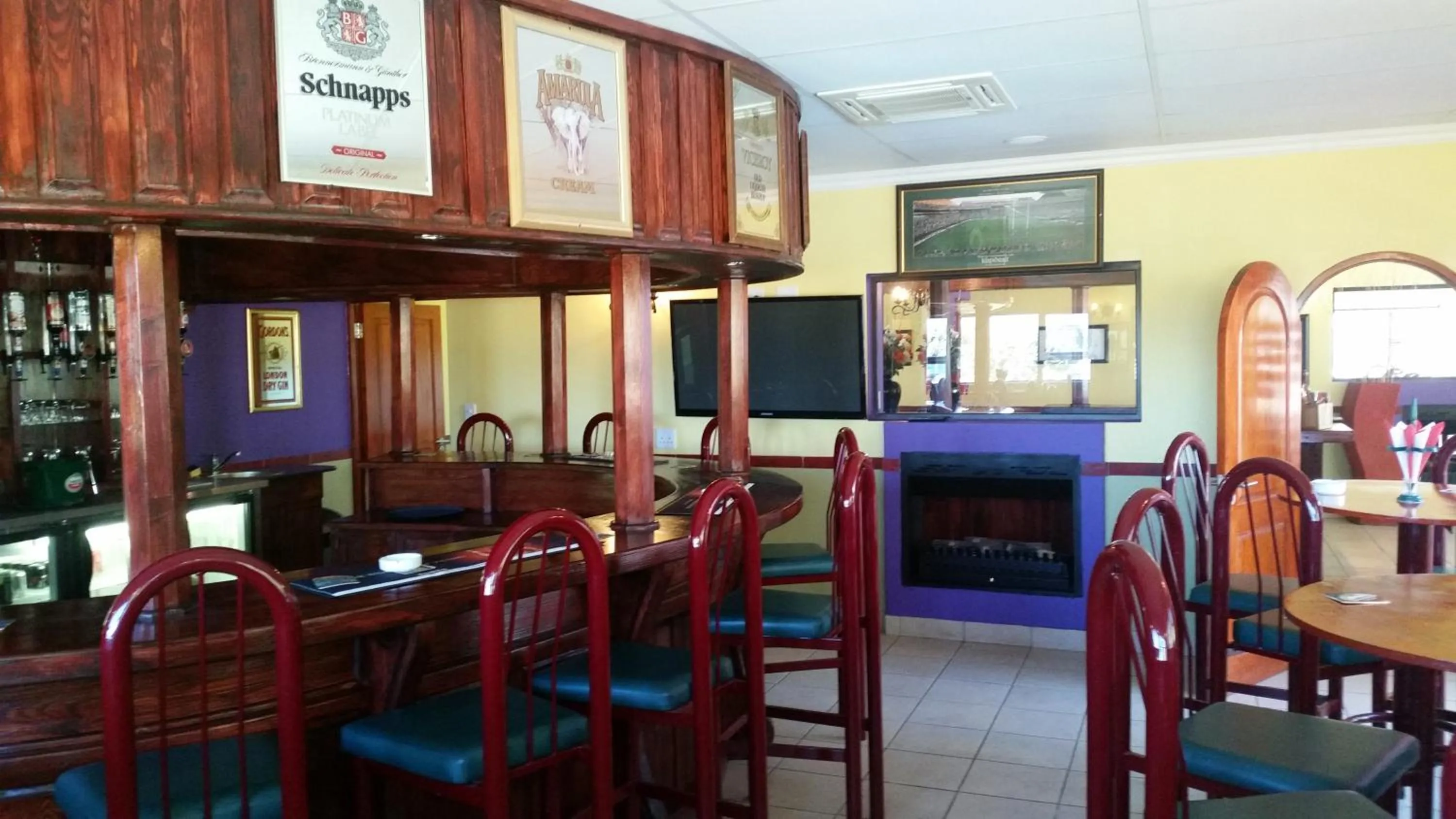 Lounge or bar in Casa Bianca Guest Lodge