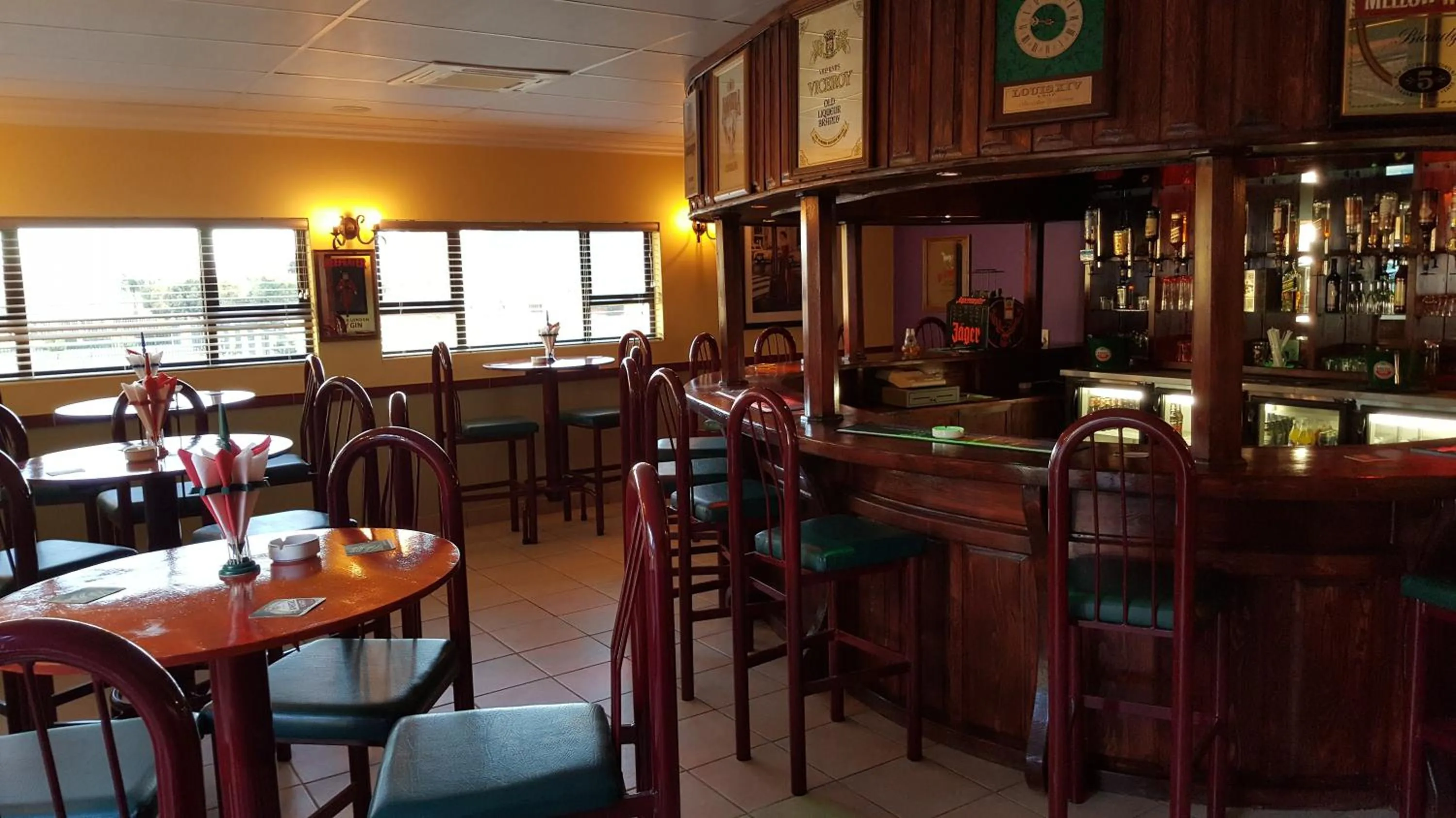 Restaurant/places to eat in Casa Bianca Guest Lodge