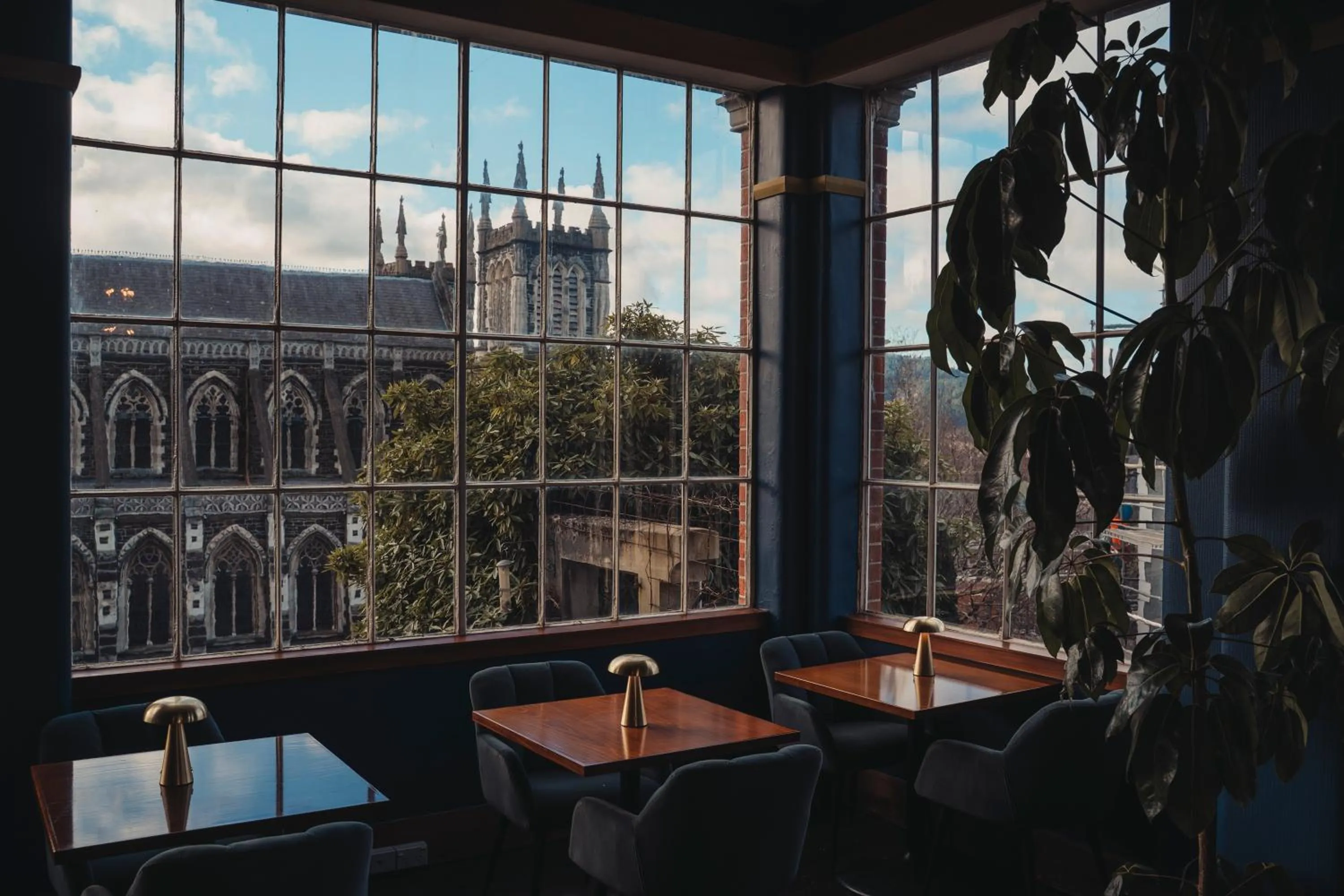 Restaurant/places to eat in Dunedin House- Boutique Hotel