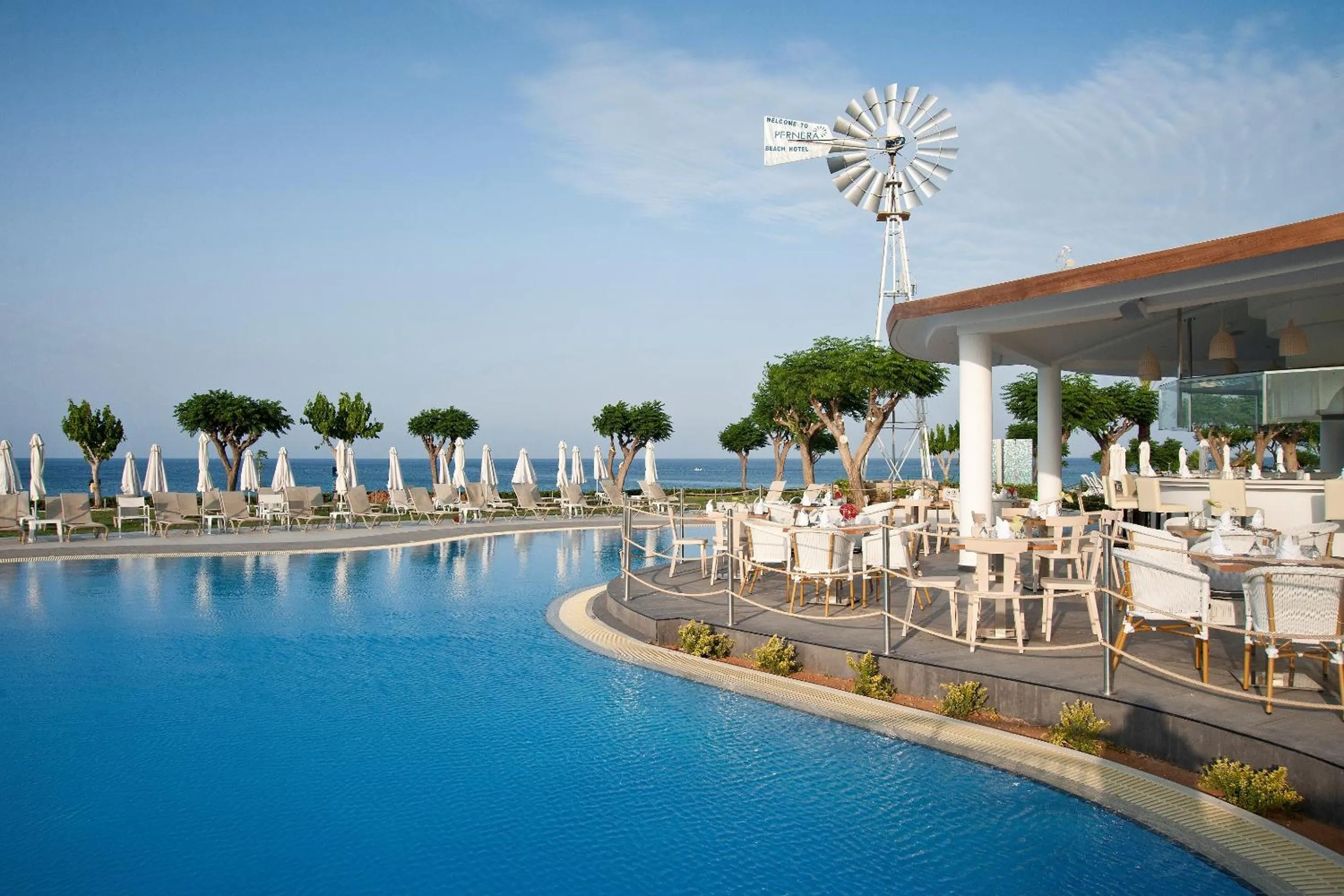 Swimming pool in Pernera Beach Hotel