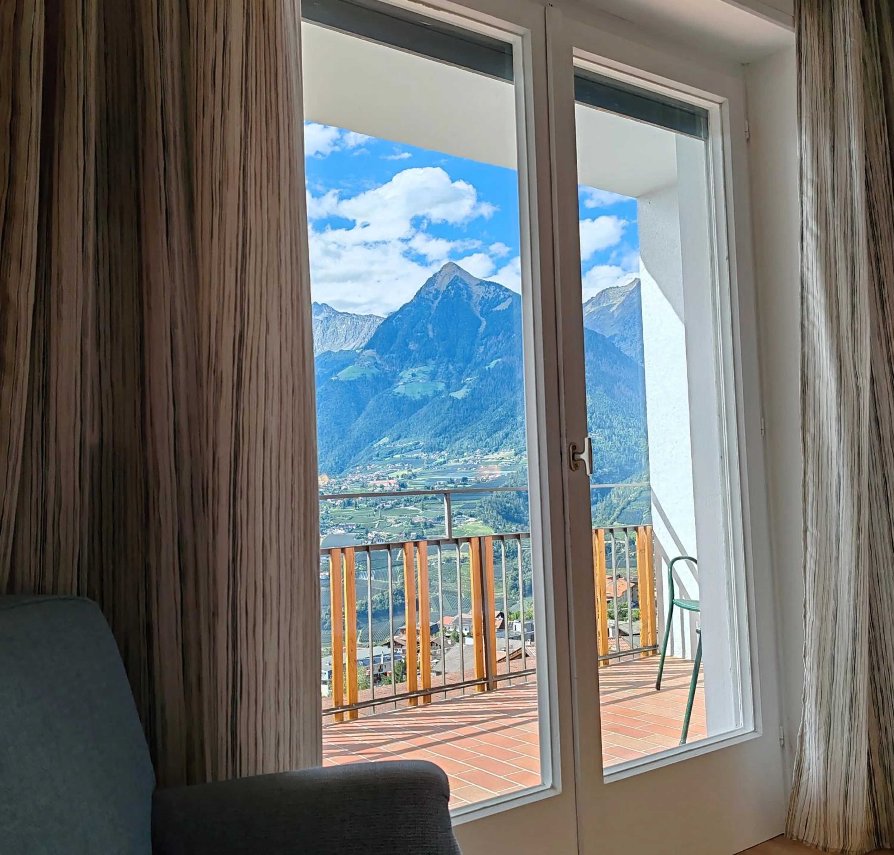 Balcony/Terrace in Schenna Garni Eden Bed & Breakfast