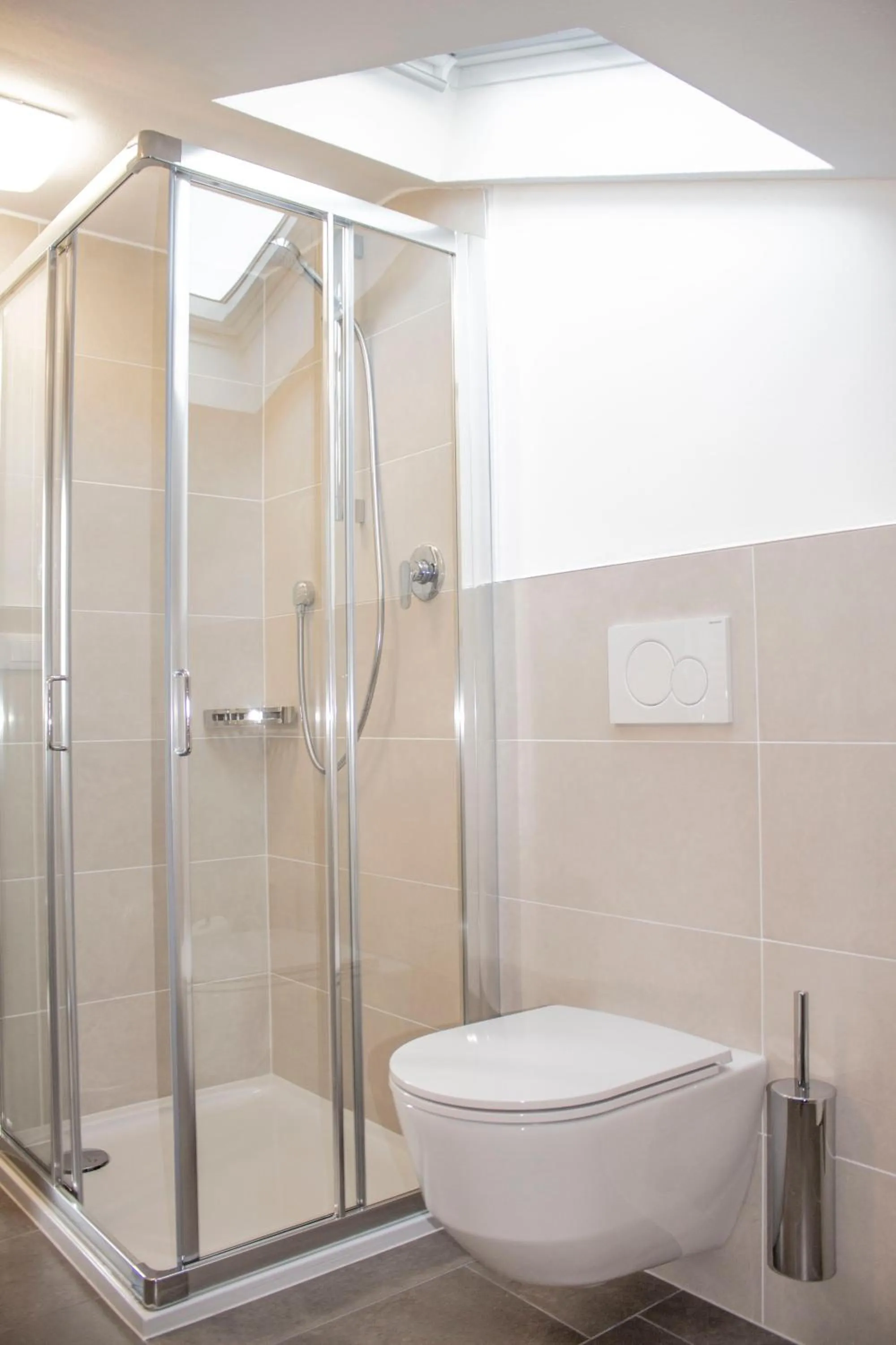 Shower in Schenna Garni Eden Bed & Breakfast