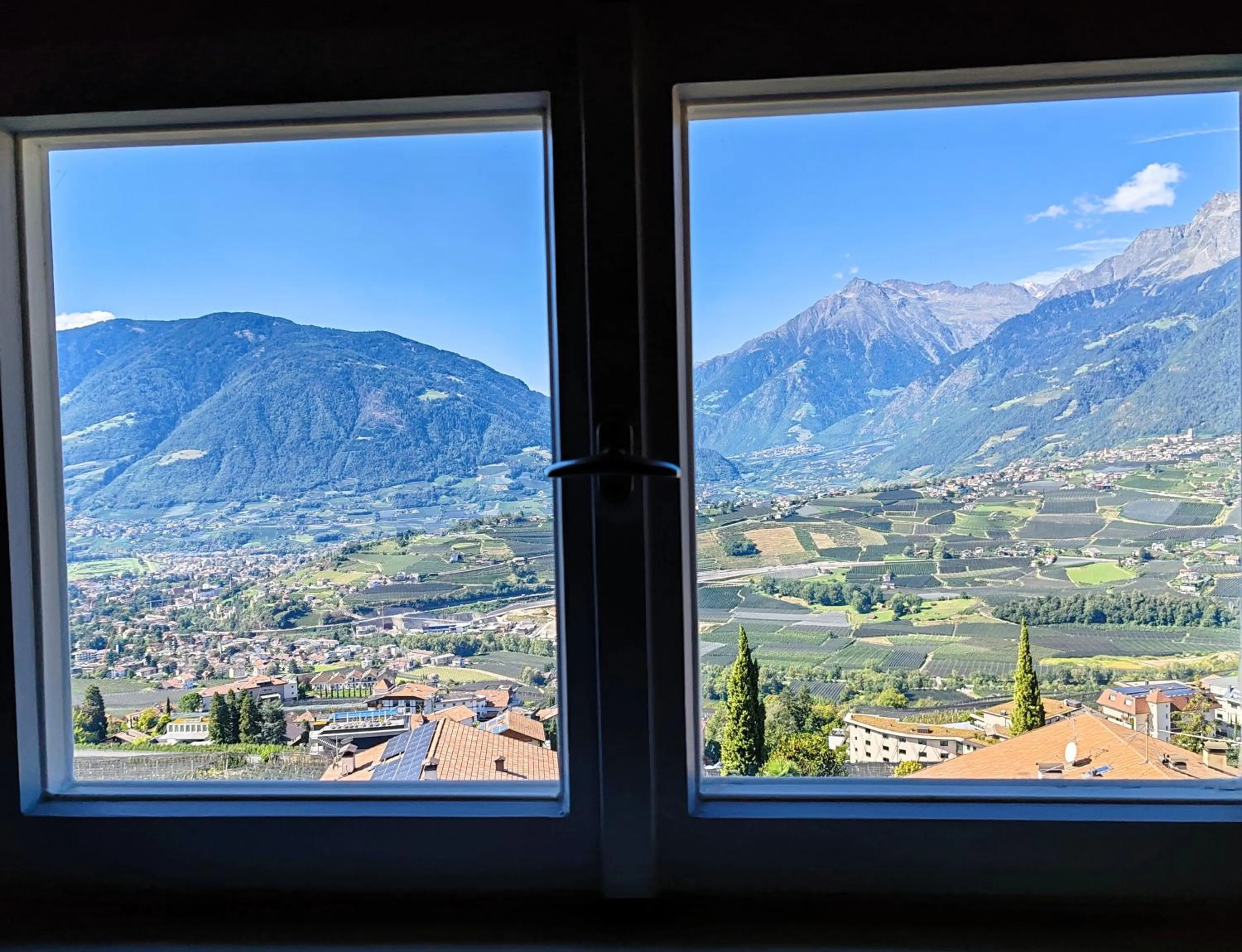 City view in Schenna Garni Eden Bed & Breakfast