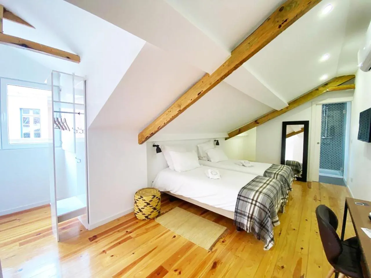 Bedroom, Bed in The Postcard Lisbon