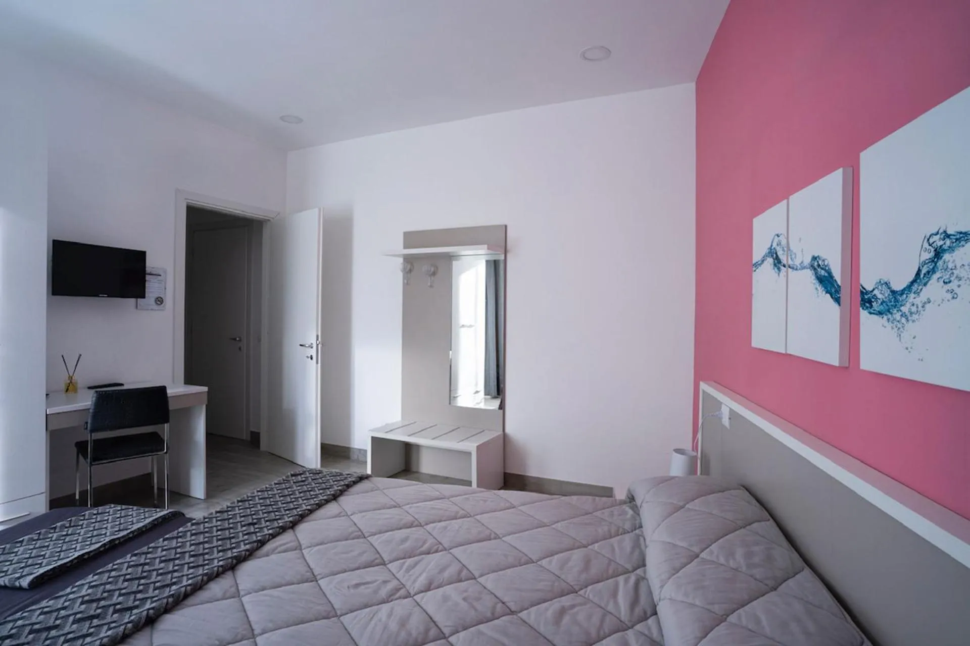 TV and multimedia, Bed in Ventitrémarzo Guest House