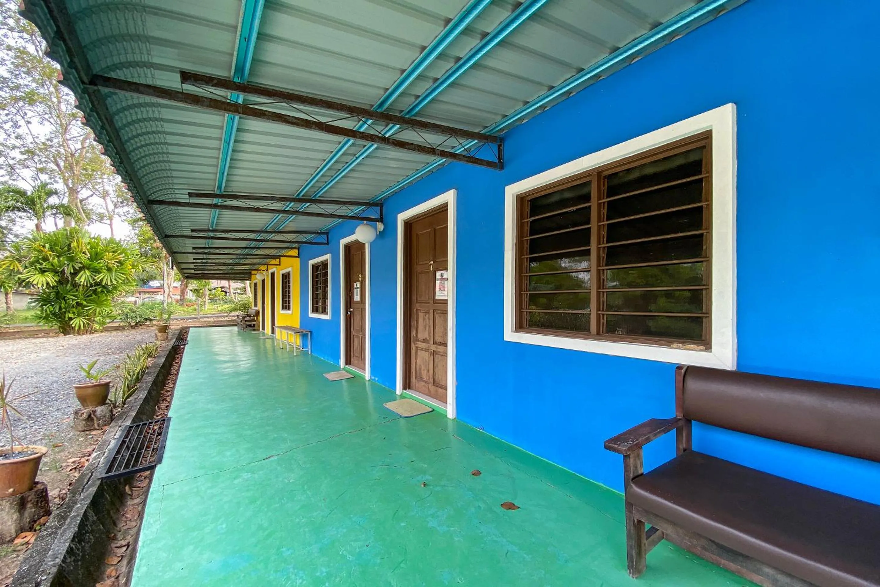 Property building in Capital O 90168 Serambi Pelangi Chalet