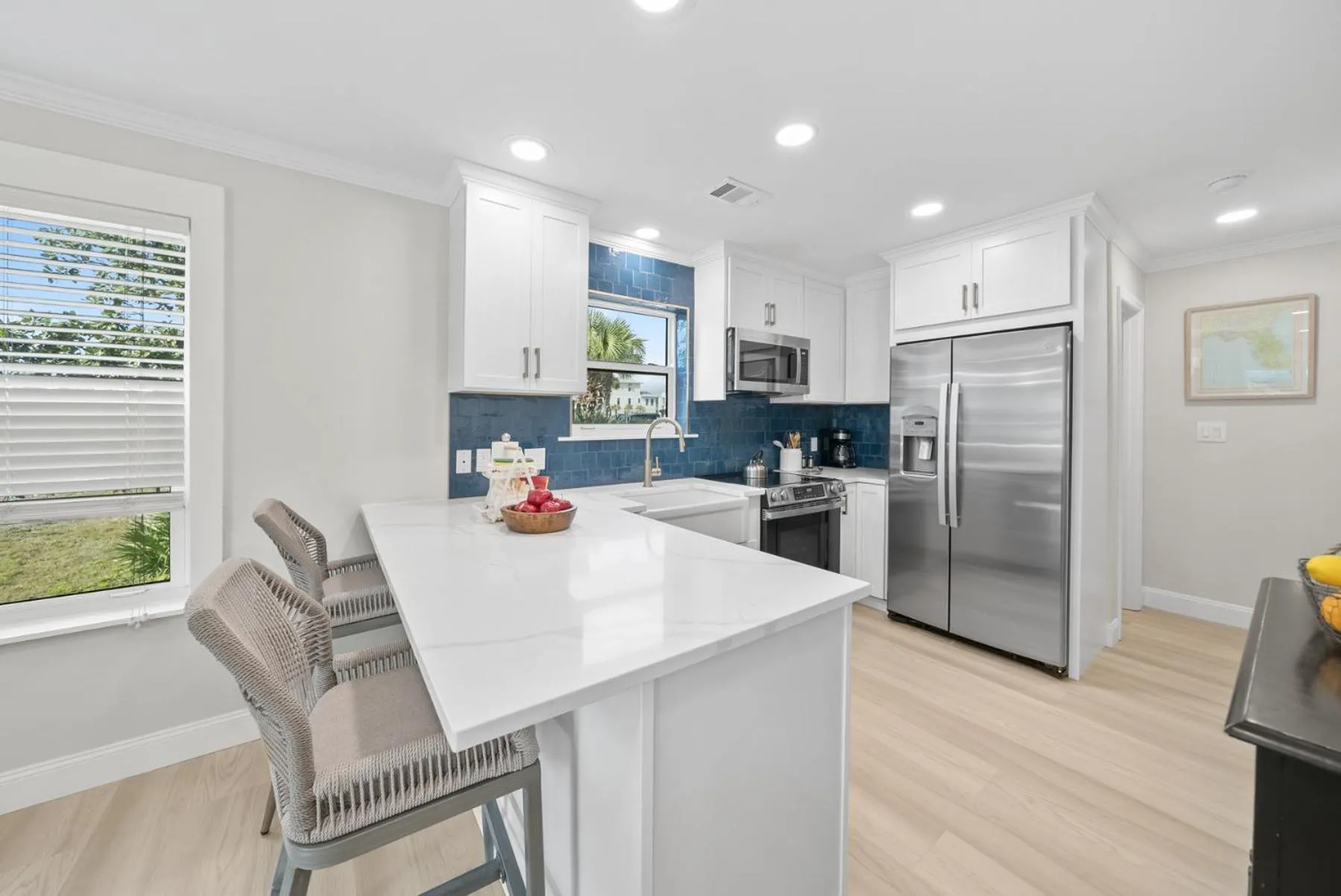 Kitchen or kitchenette in Beachside Villas 811