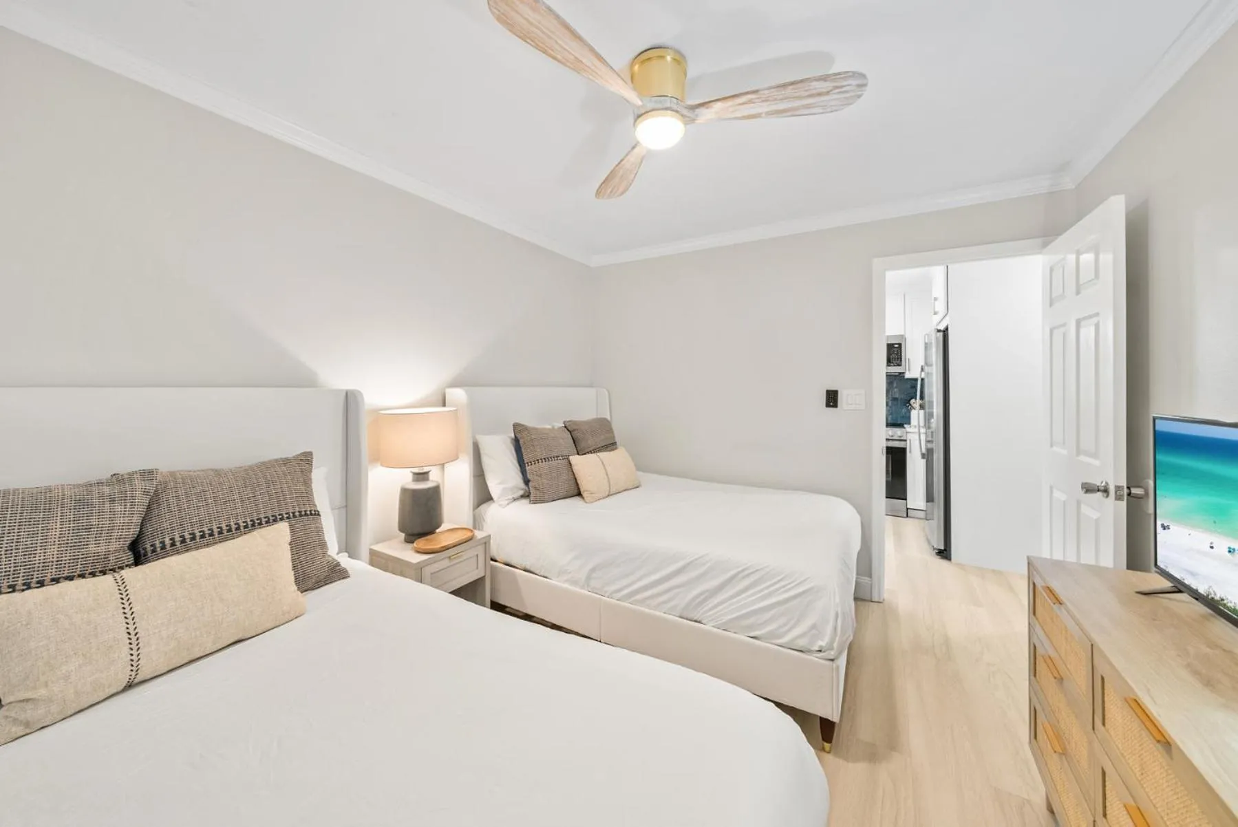 Bed in Beachside Villas 811