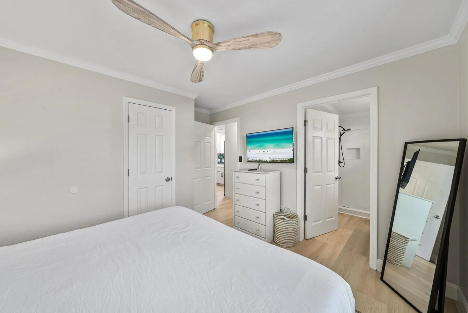 Bed in Beachside Villas 811