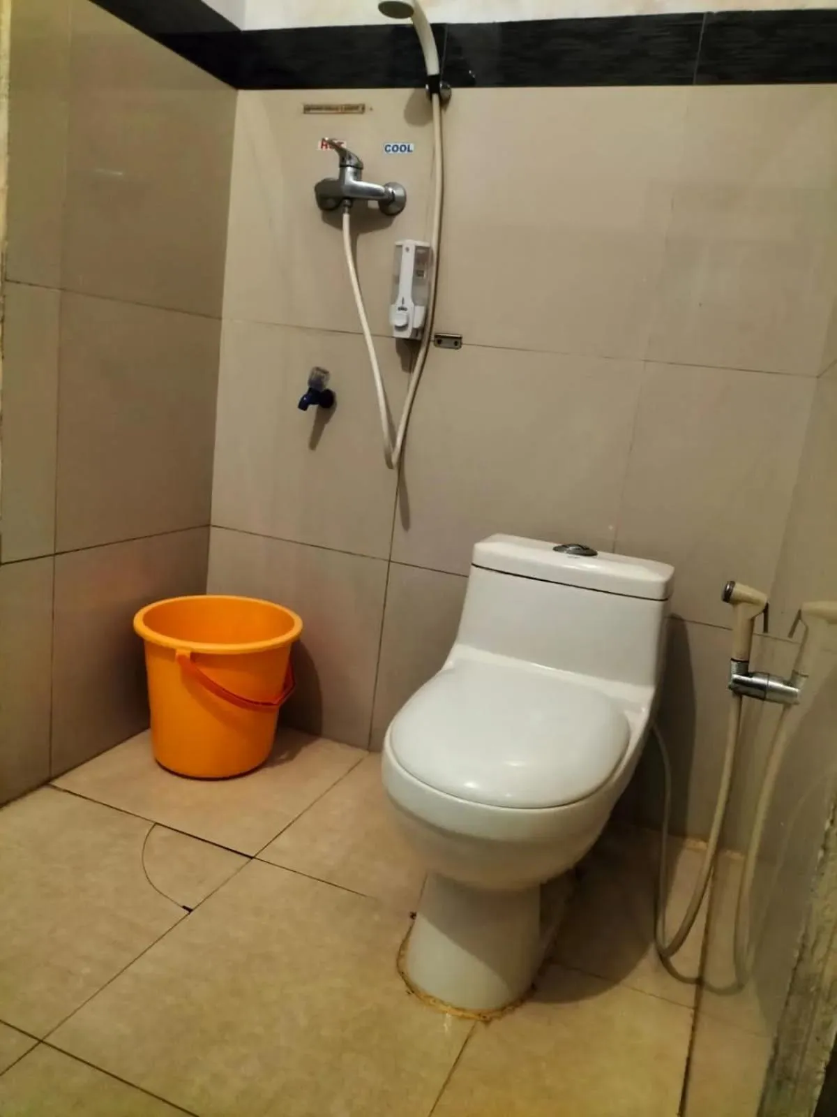 Shower in Nur Alam Hotel Lembang